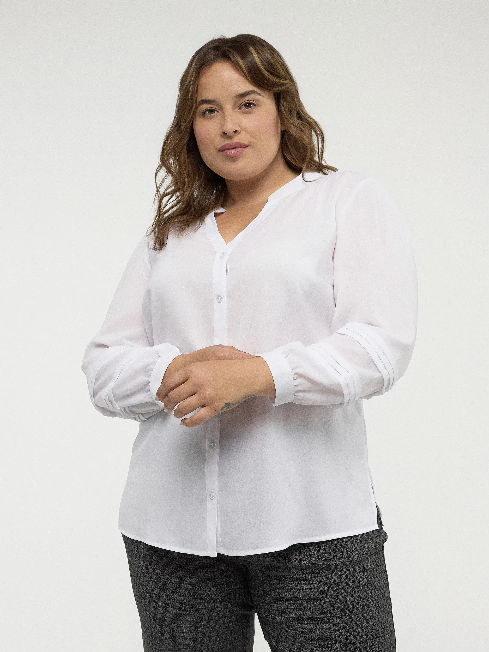 Long-sleeve semi-fitted blouse with buttons sold by Claire France product image thumbnail 5
