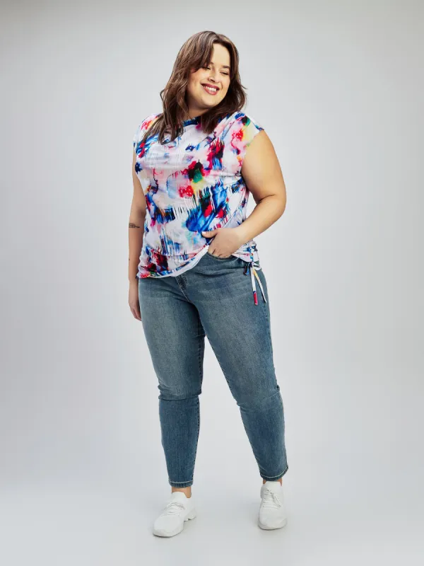 Short-sleeve semi-fitted t-shirt sold by Claire France