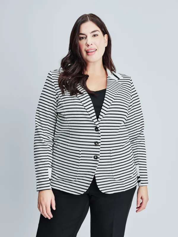 Long-sleeves knit semi-fitted vest sold by Claire France