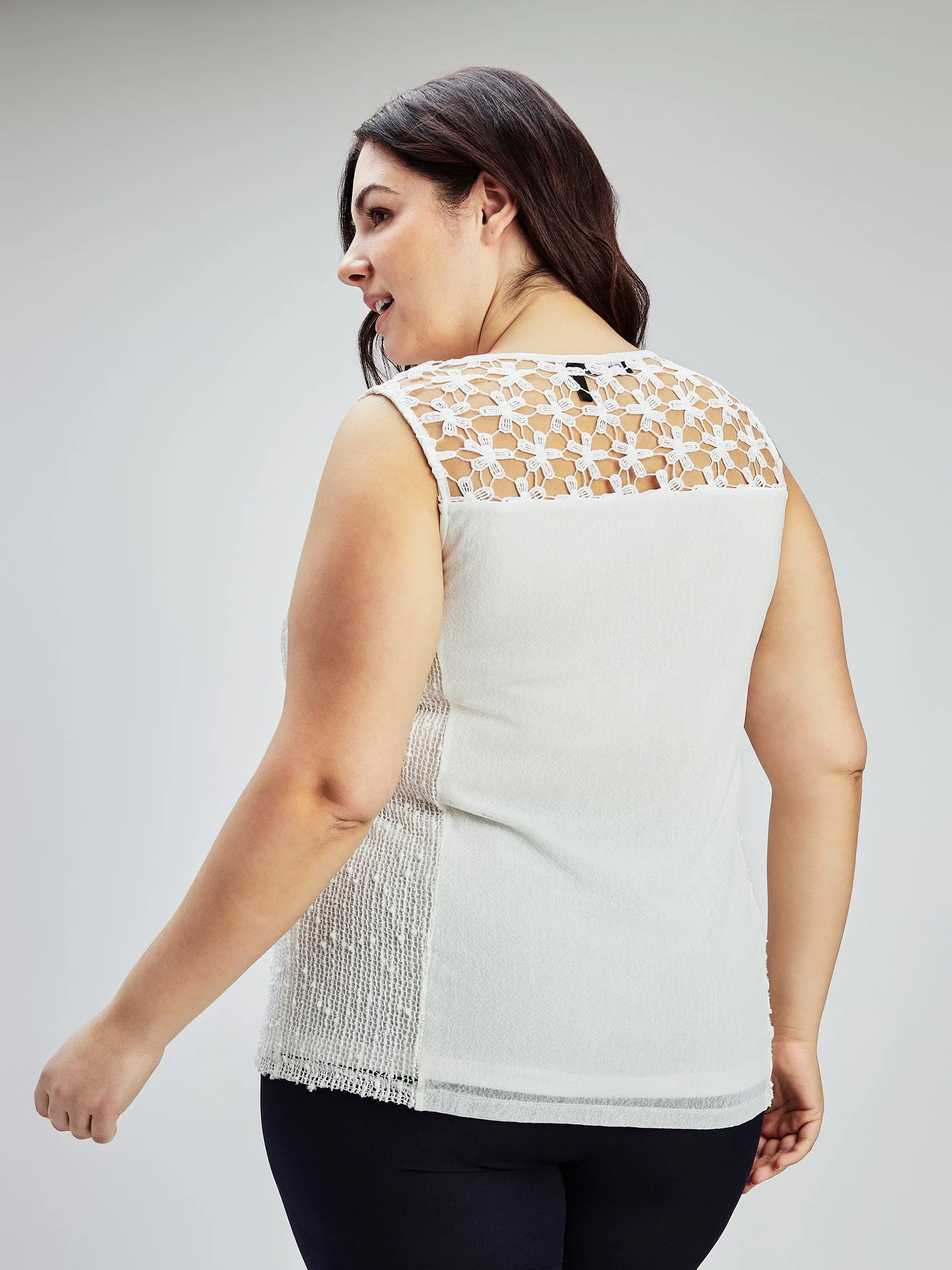 Sleeveless semi-fitted tunic sold by Claire France product image thumbnail 3