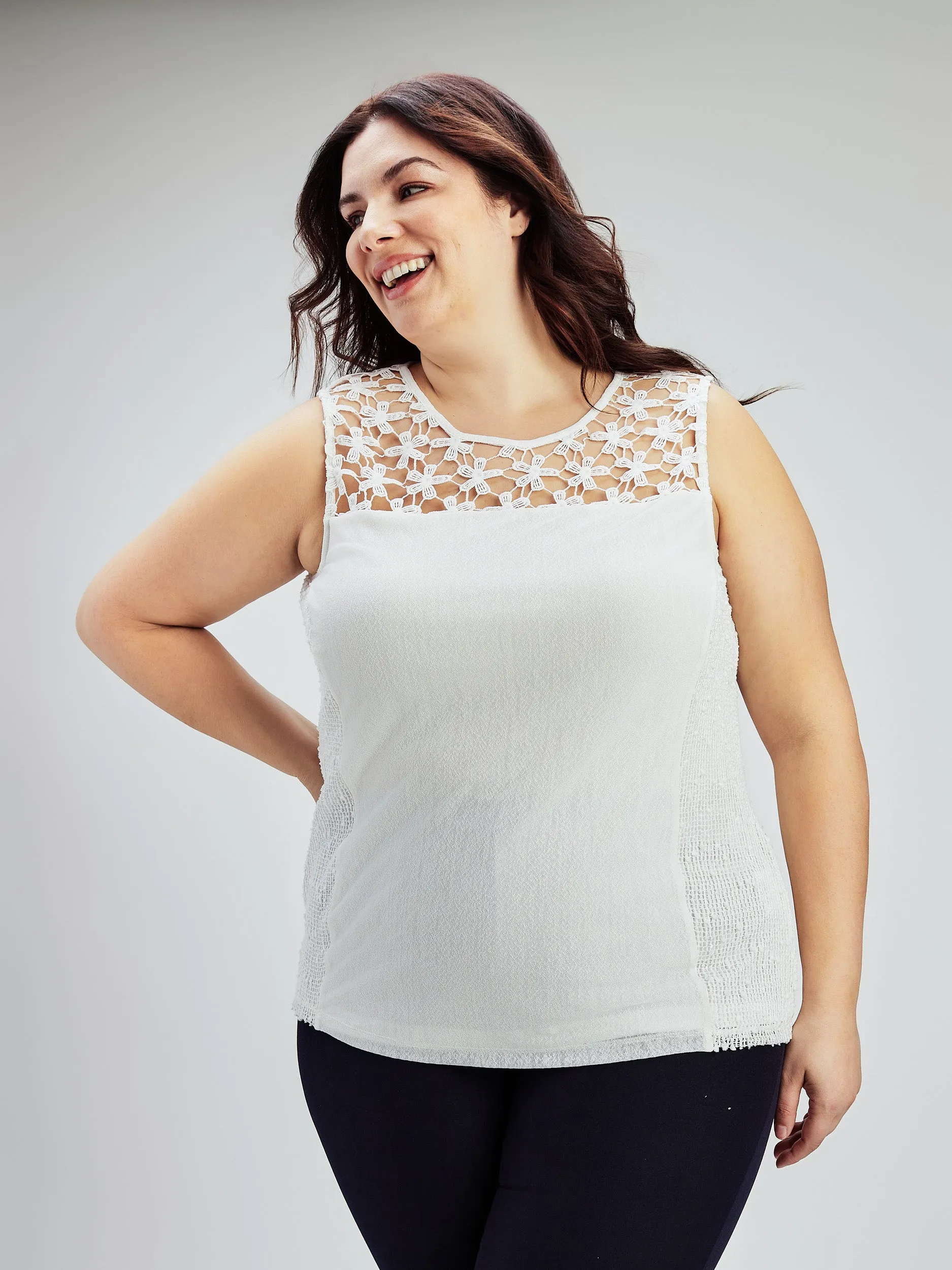 Sleeveless semi-fitted tunic sold by Claire France product image thumbnail 2