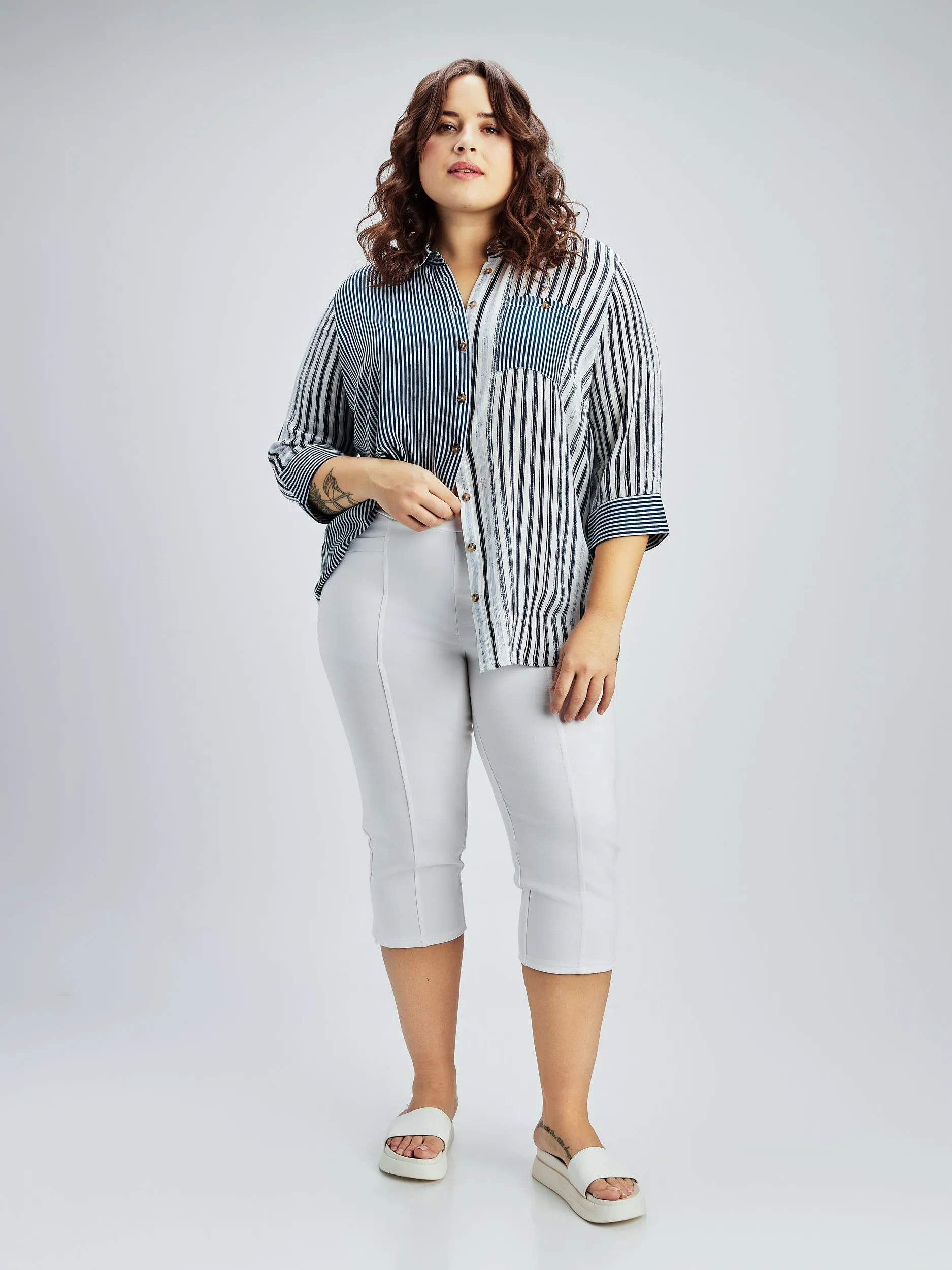 Skinny fitted knit pull-on capri sold by Claire France