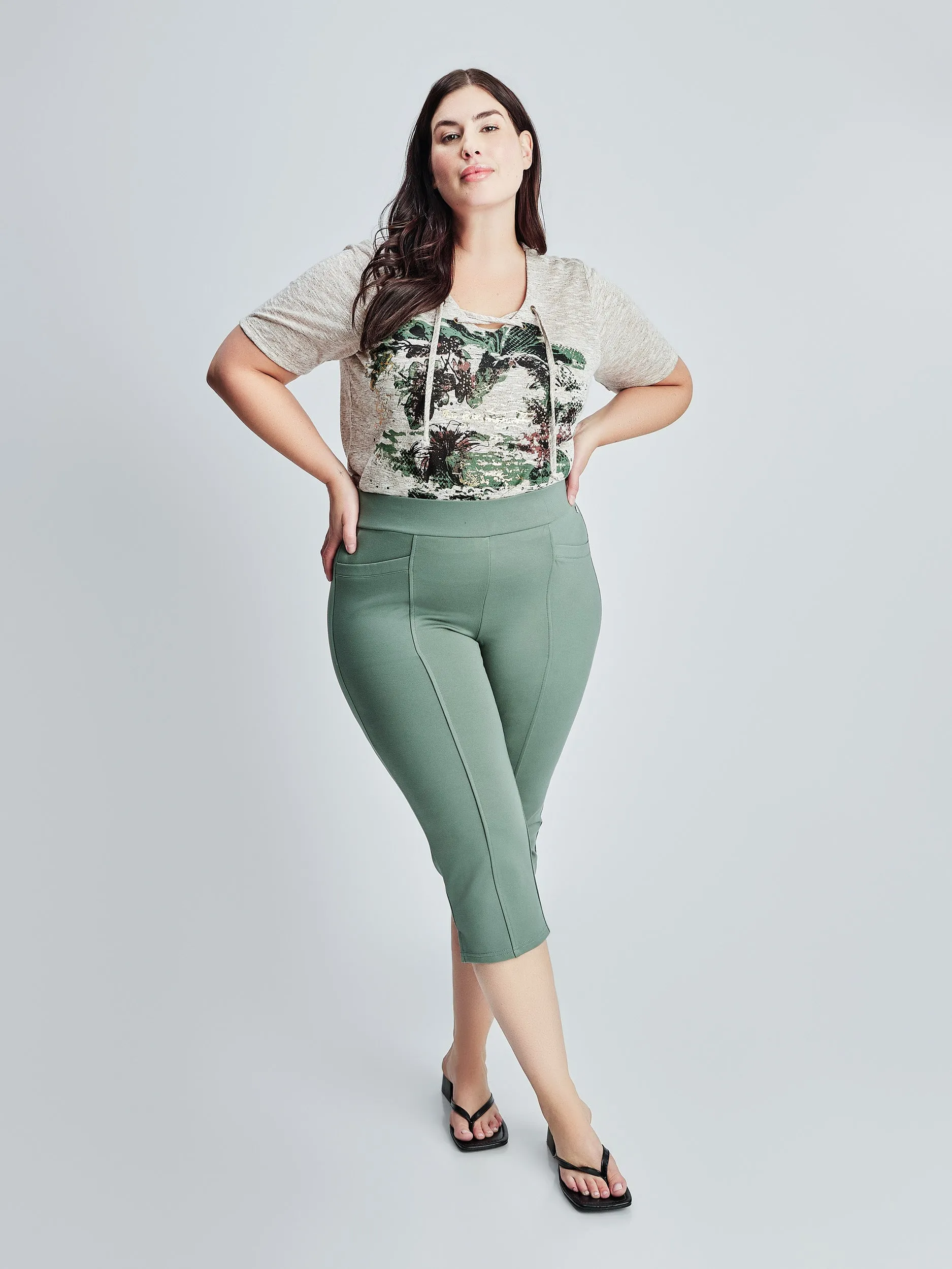 Skinny fitted knit pull-on capri sold by Claire France product image thumbnail 4