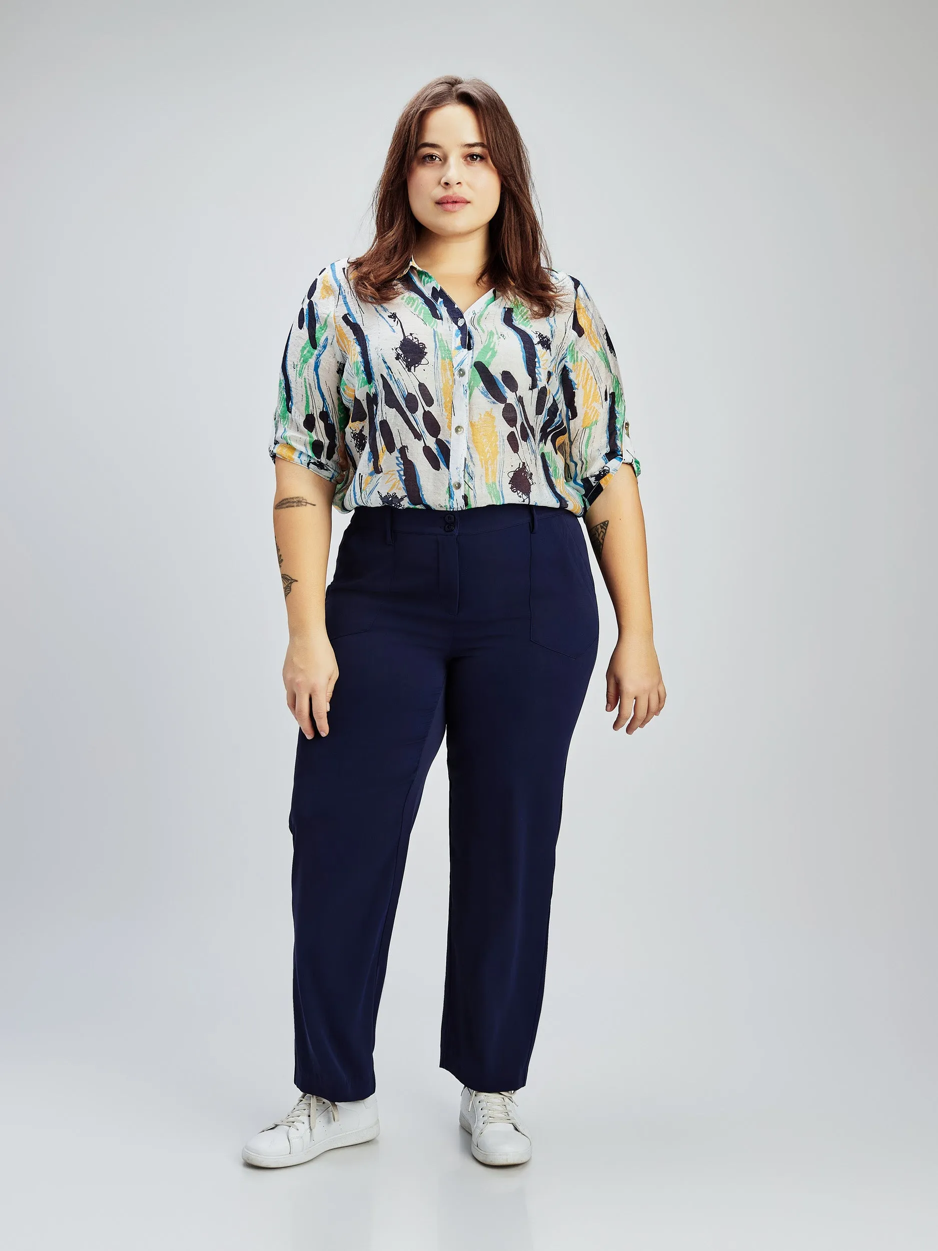 3/4-sleeve semi-fitted blouse with buttons sold by Claire France product image thumbnail 2