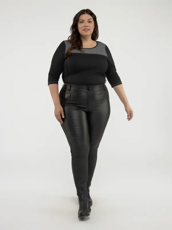 Casual pants sold by Claire France