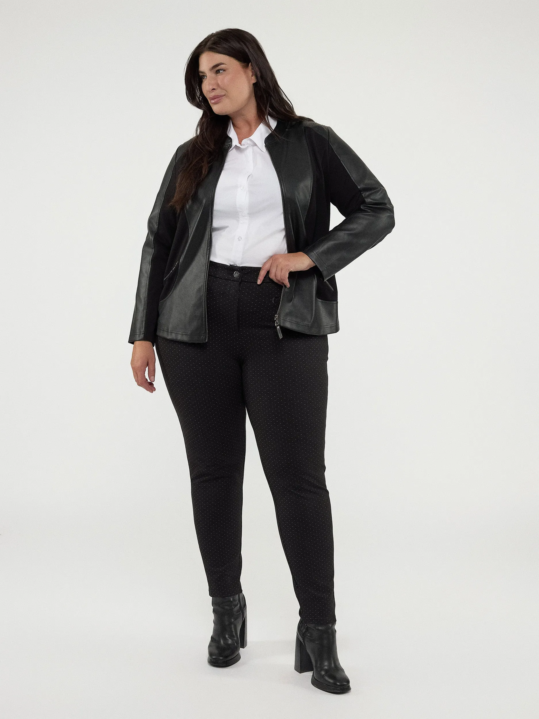 Long-sleeve semi-fitted blouse with buttons sold by Claire France