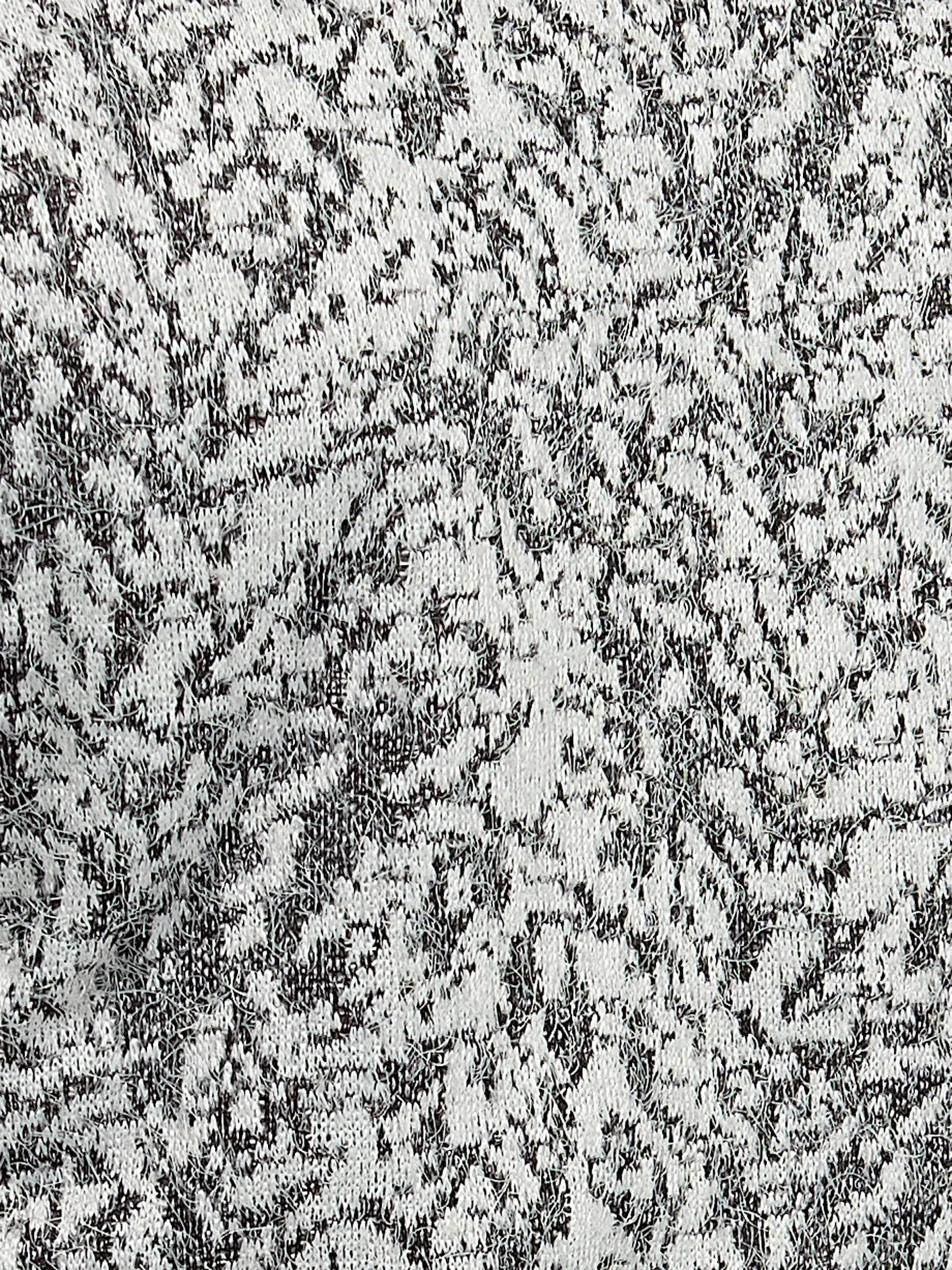 Long-sleeve semi-fitted knit tunic sold by Claire France product image thumbnail 4