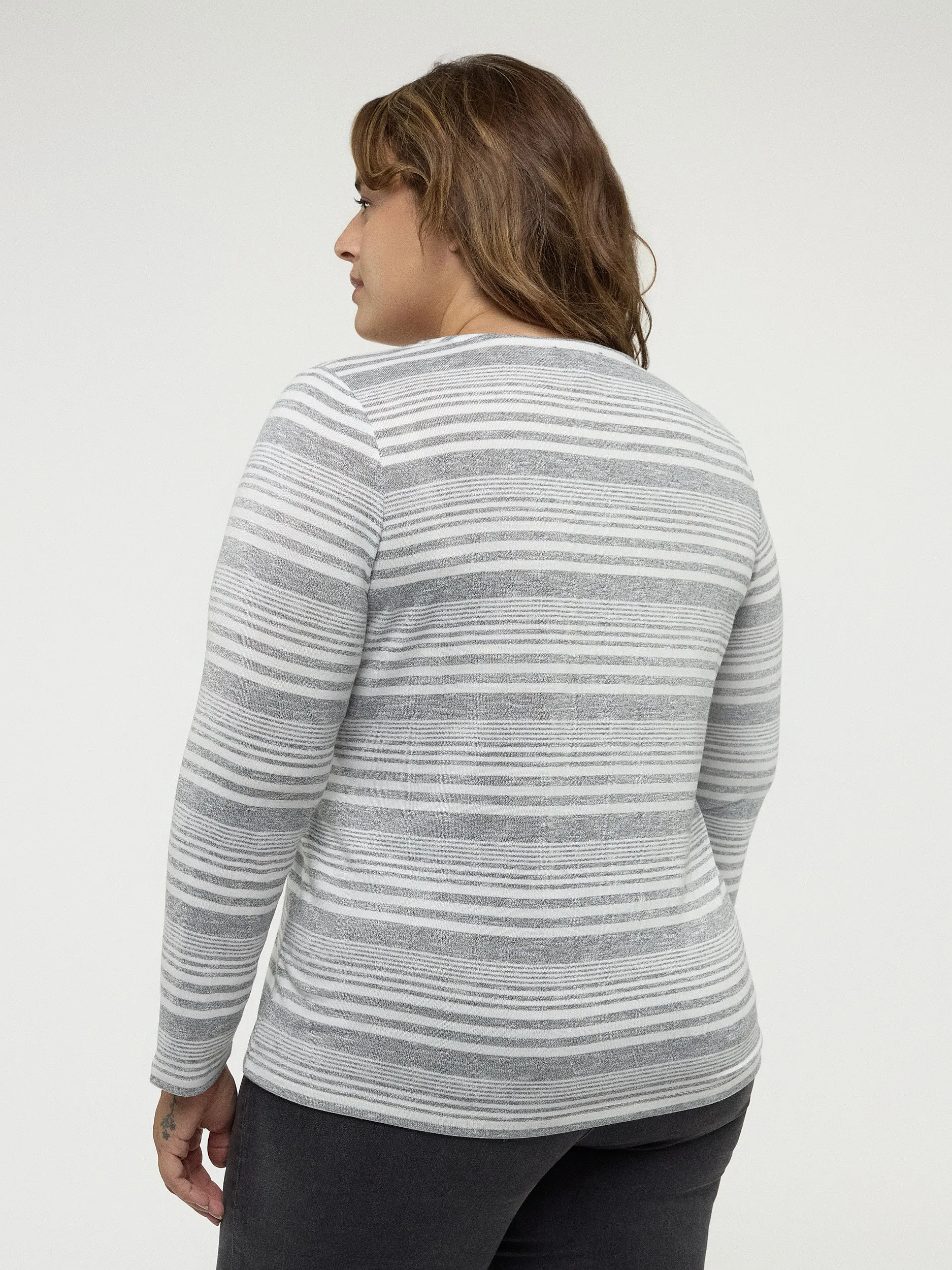 Long-sleeve semi-fitted t-shirt sold by Claire France product image thumbnail 3