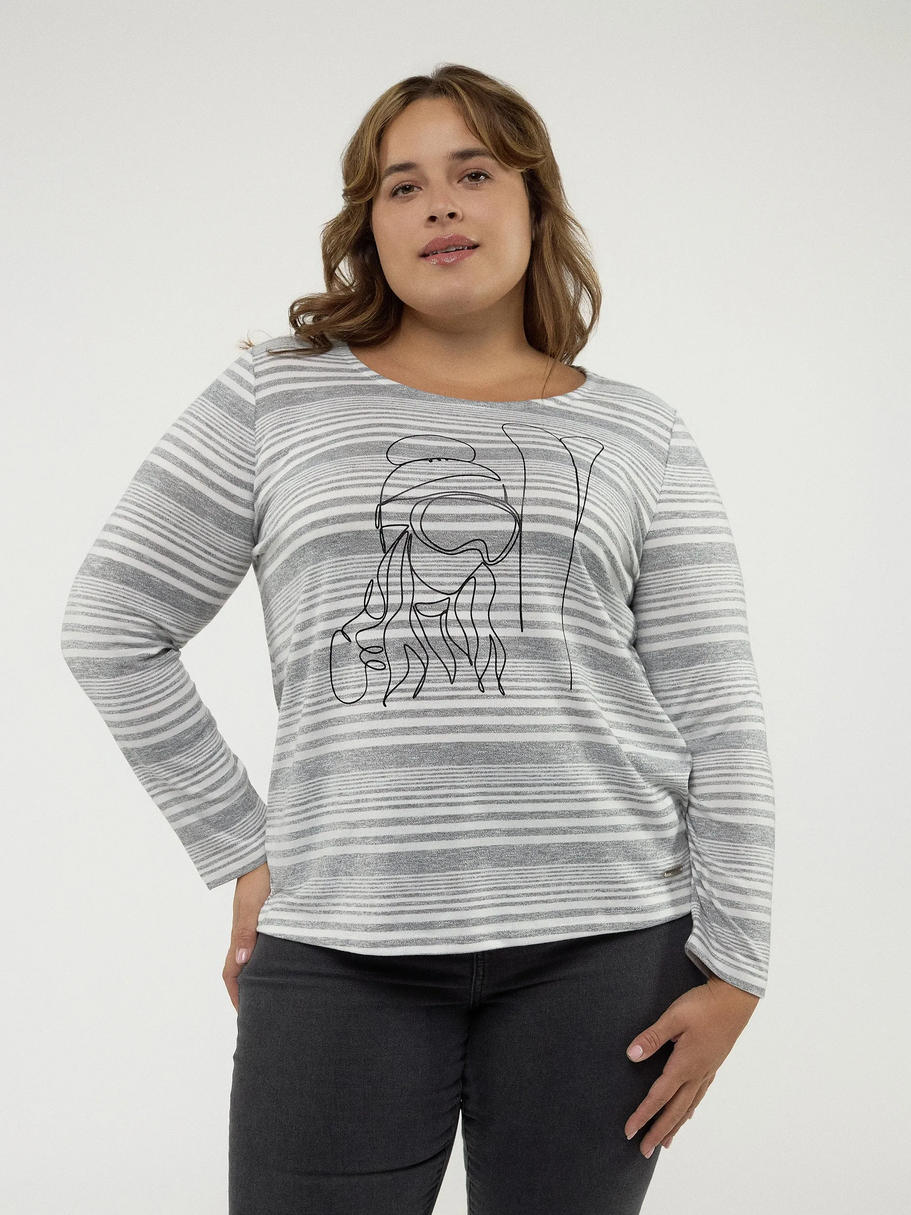 Long-sleeve semi-fitted t-shirt sold by Claire France product image thumbnail 2