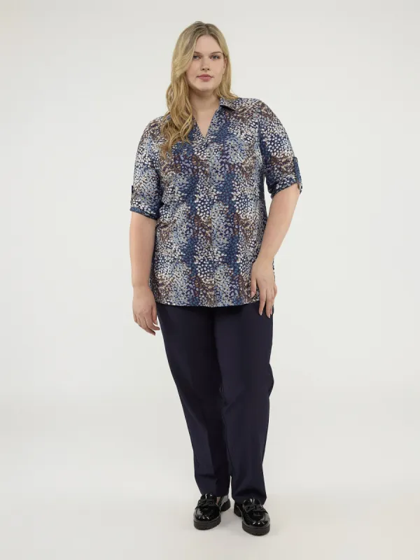 3/4-sleeve semi-fitted blouse with buttons sold by Claire France