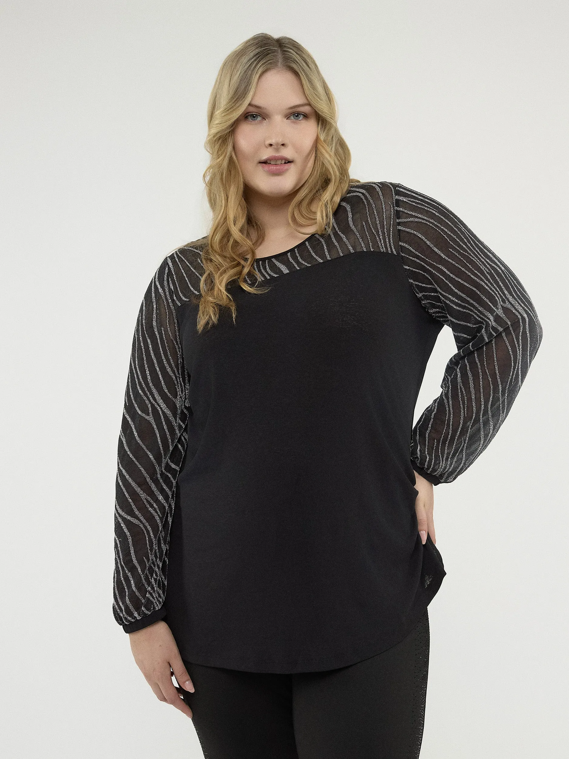 Long-sleeve semi-fitted knit tunic sold by Claire France product image thumbnail 2