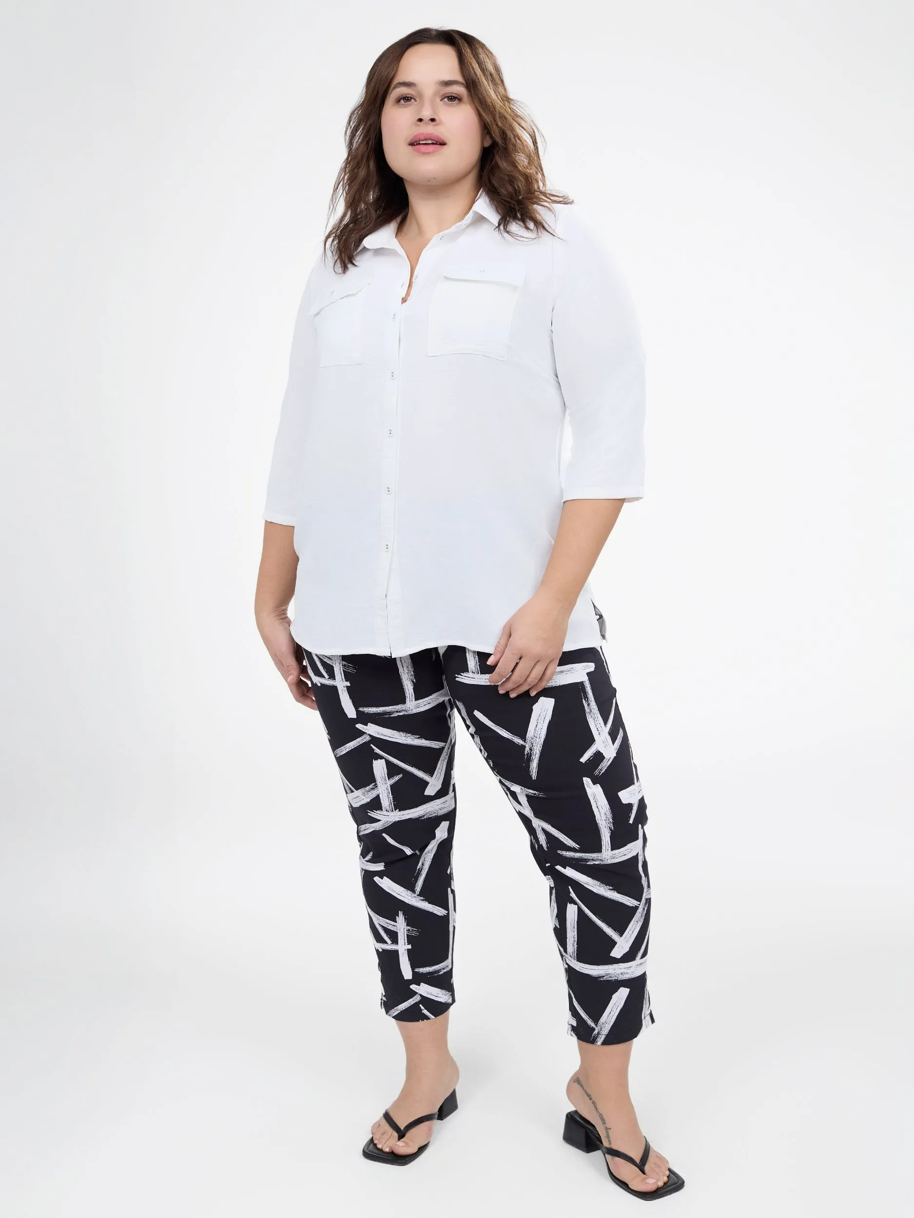 3/4-sleeve semi-fitted blouse with buttons sold by Claire France product image thumbnail 4