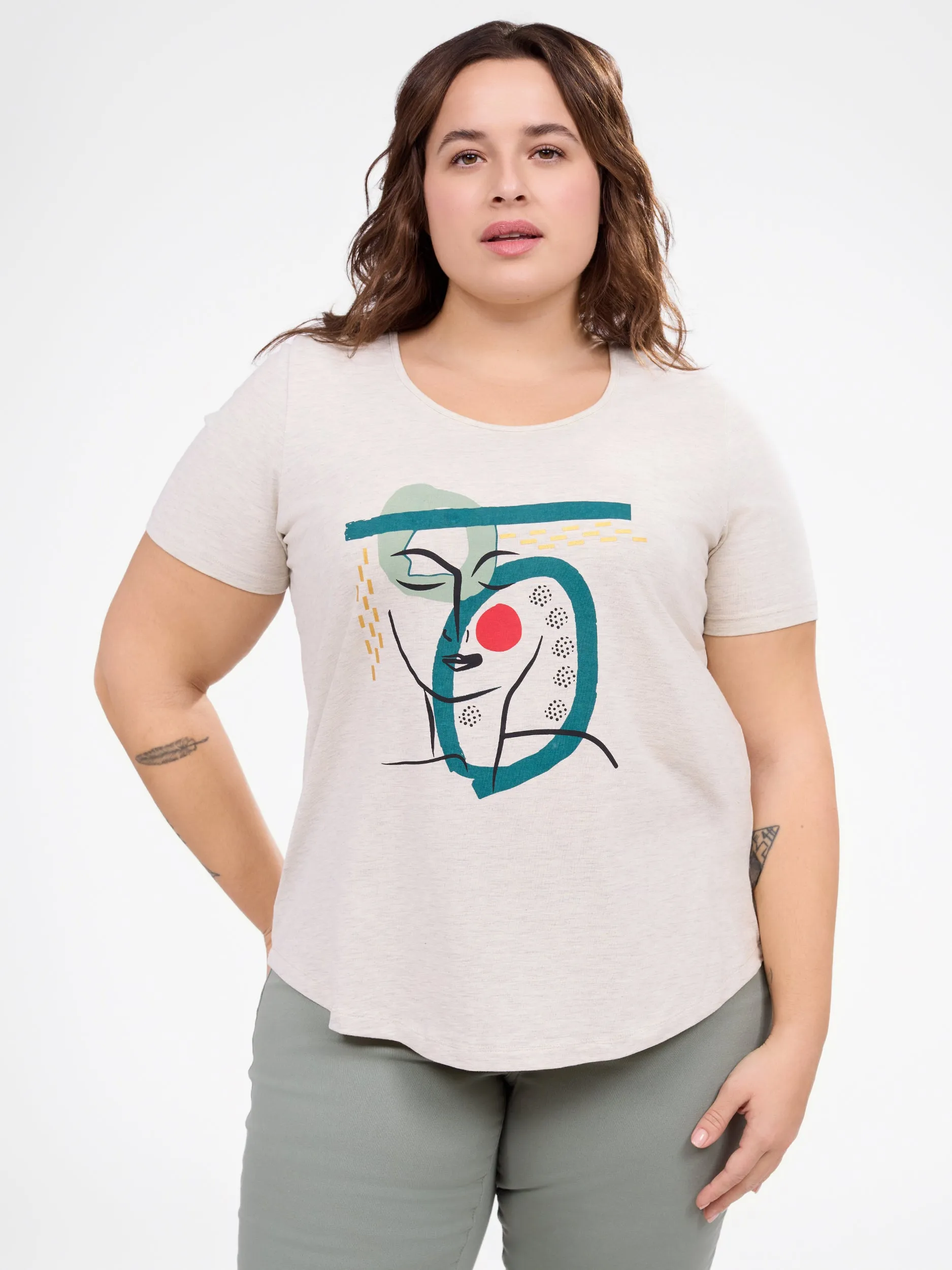 Short-sleeve semi-fitted t-shirt sold by Claire France