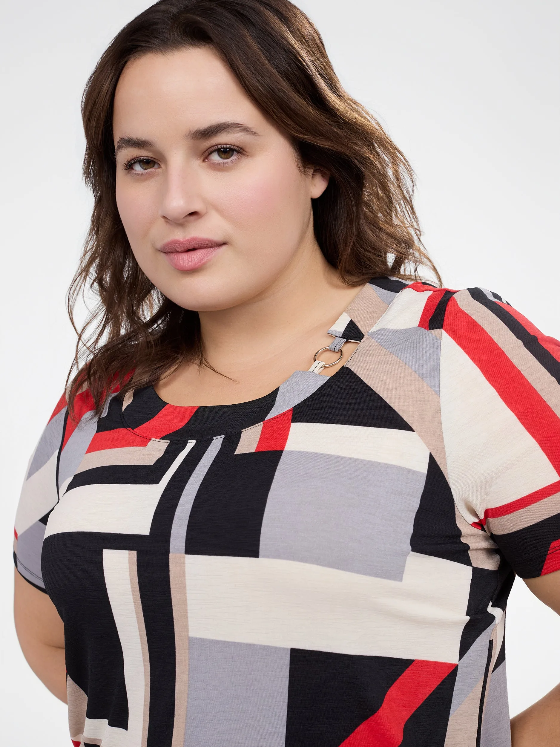 Short-sleeve semi-fitted t-shirt sold by Claire France product image thumbnail 3