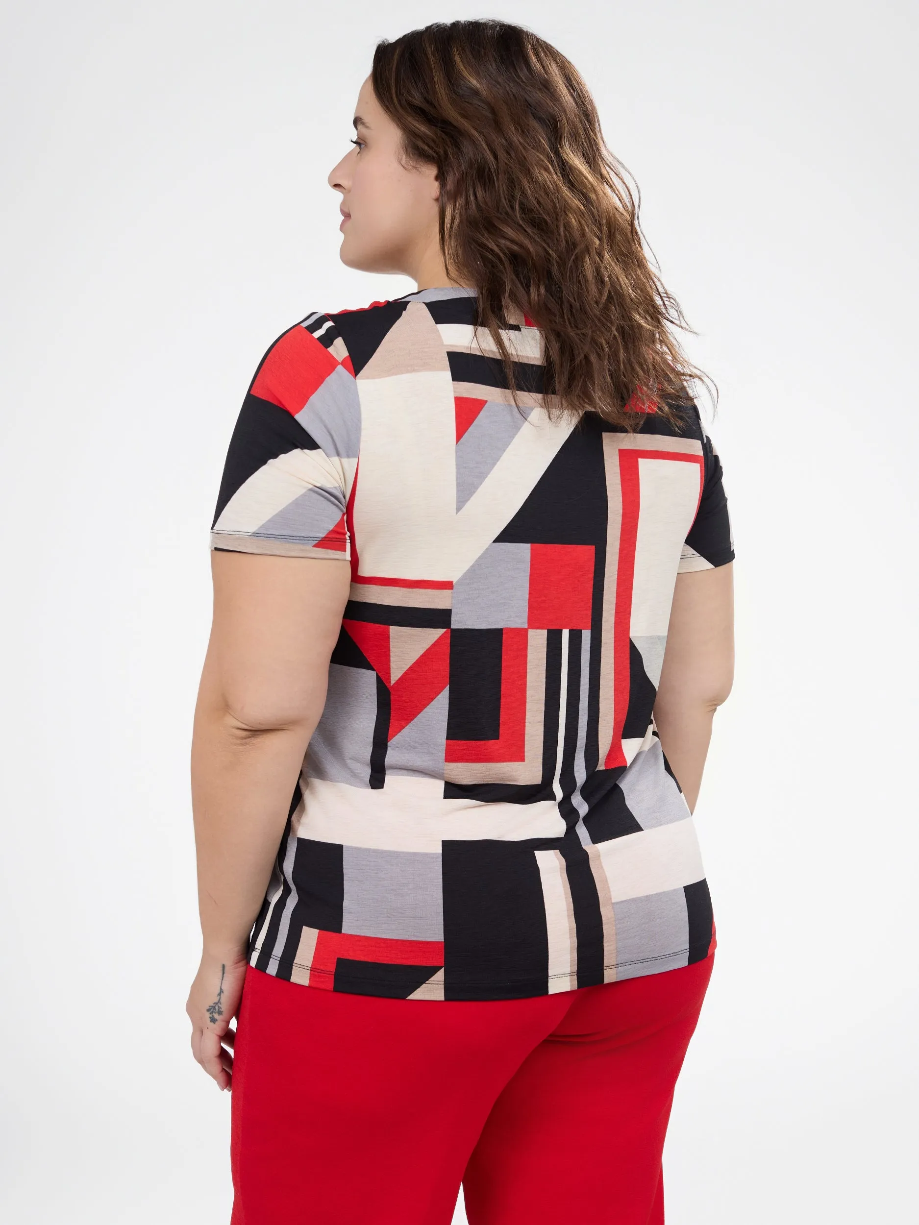 Short-sleeve semi-fitted t-shirt sold by Claire France product image thumbnail 4