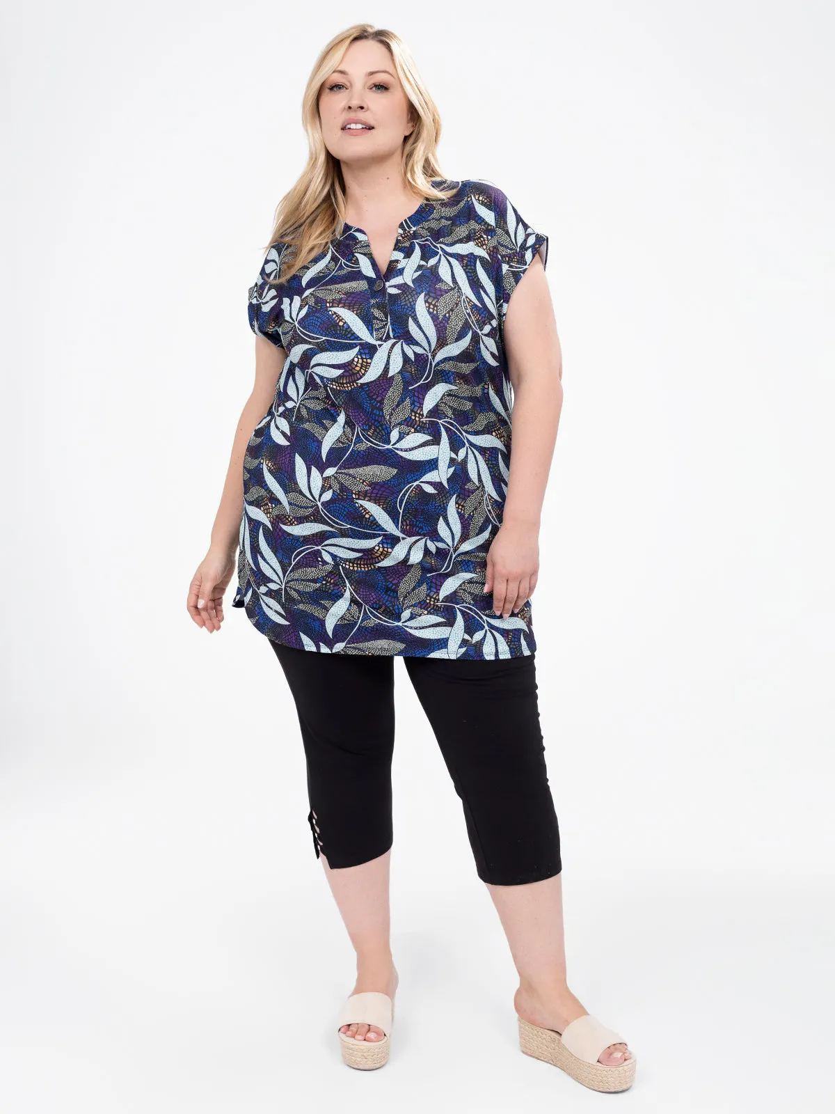 Short-sleeve loose tunic sold by Claire France product image thumbnail 2