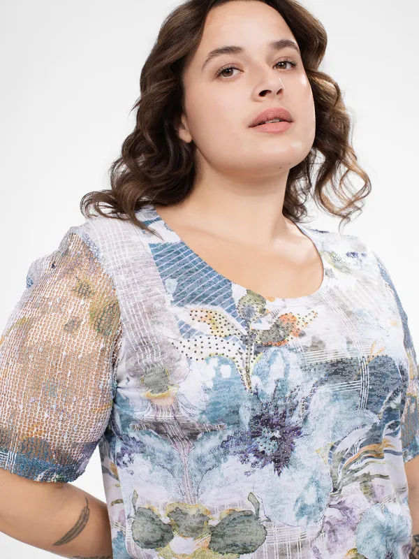 Short-sleeve semi-fitted t-shirt sold by Claire France