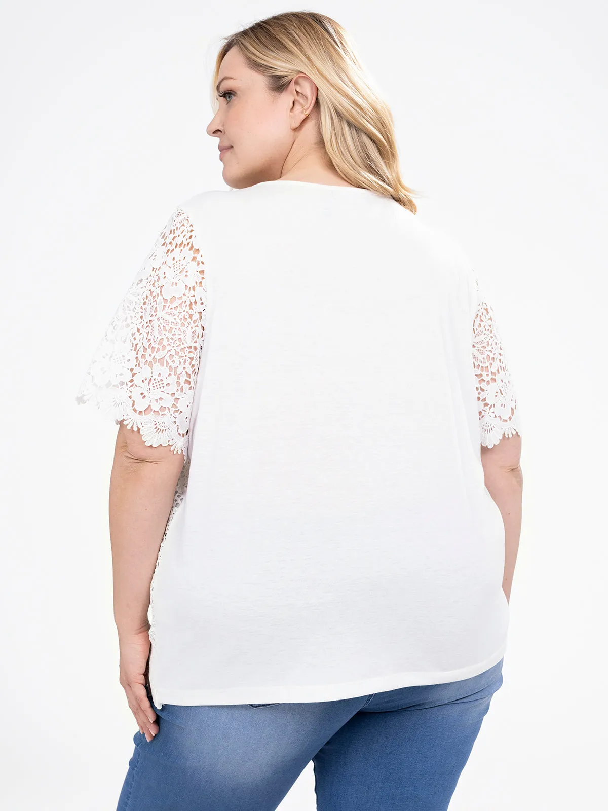 Short-sleeve semi-fitted t-shirt sold by Claire France product image thumbnail 3