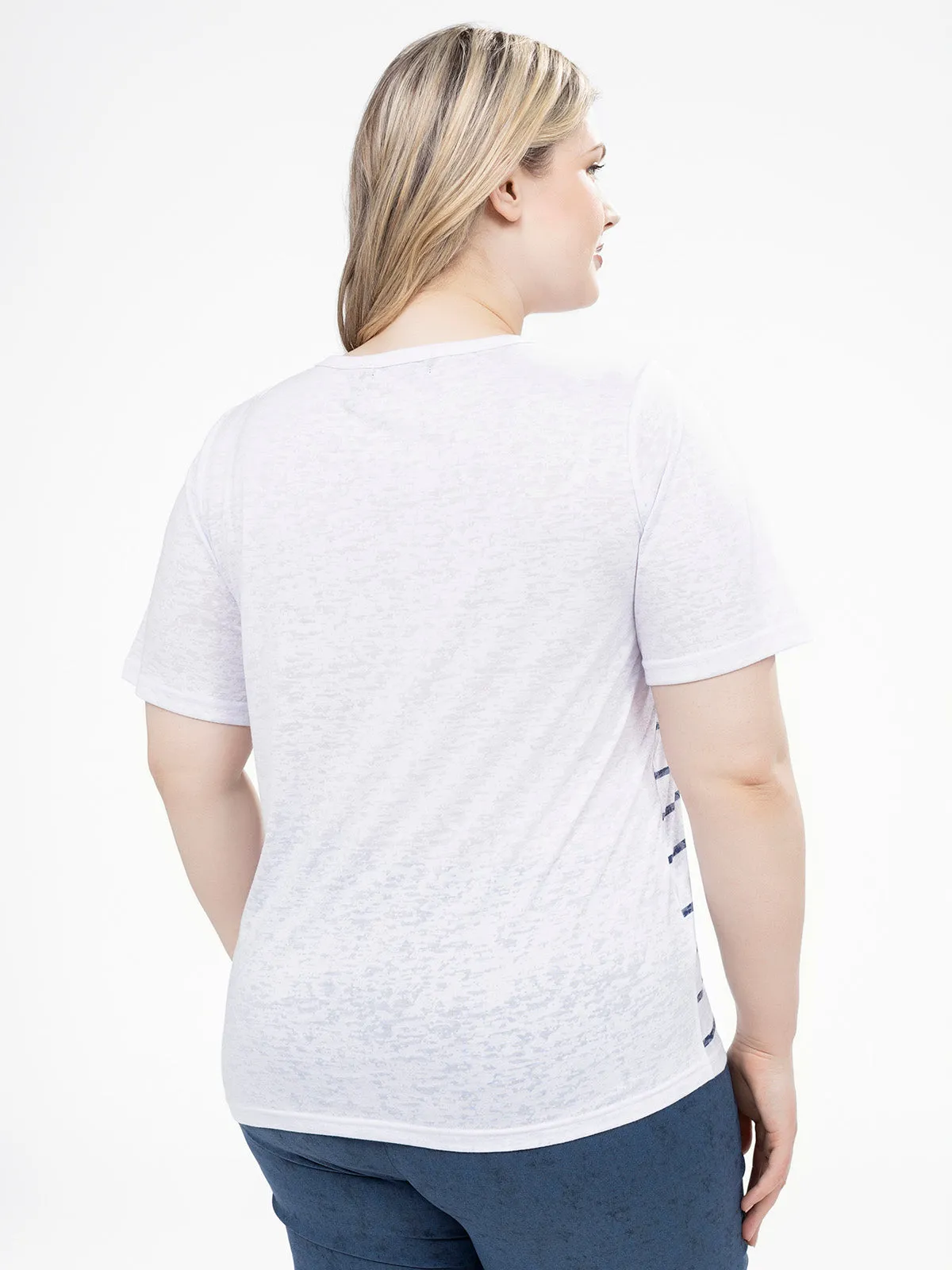 Short-sleeve semi-fitted t-shirt sold by Claire France product image thumbnail 3