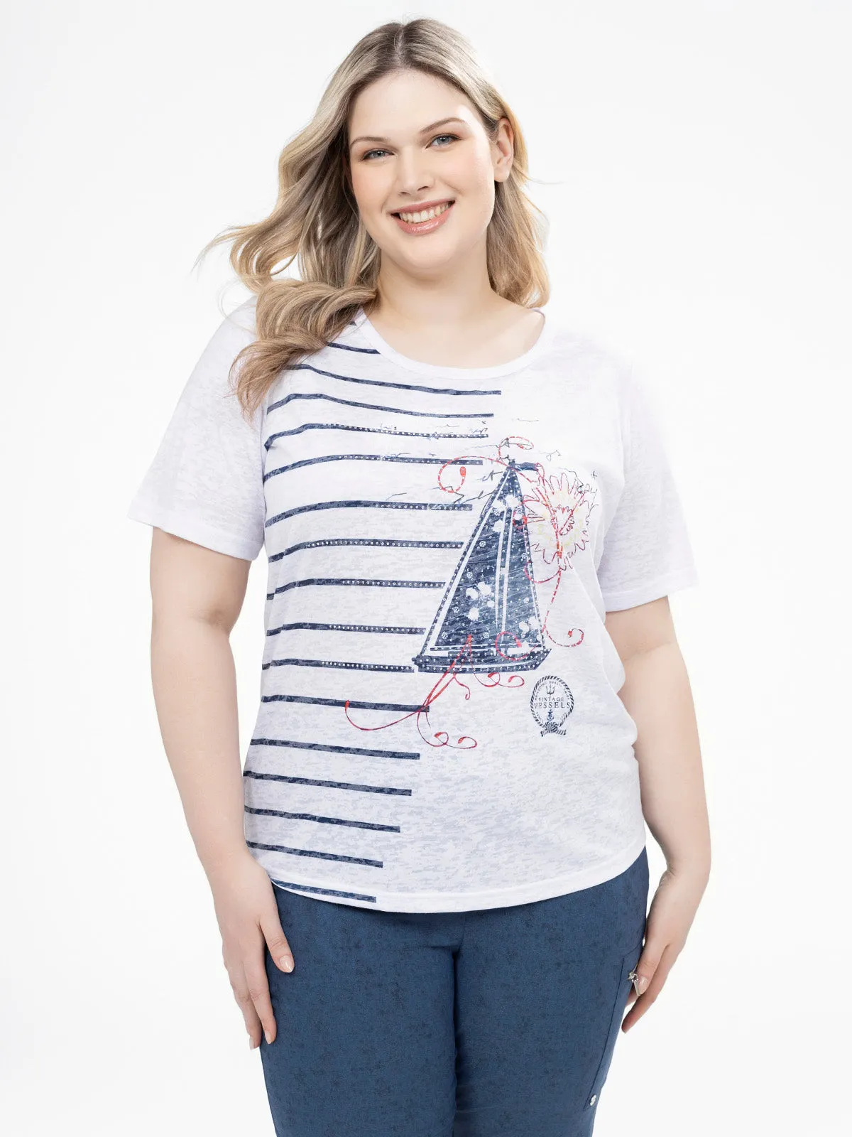 Short-sleeve semi-fitted t-shirt sold by Claire France