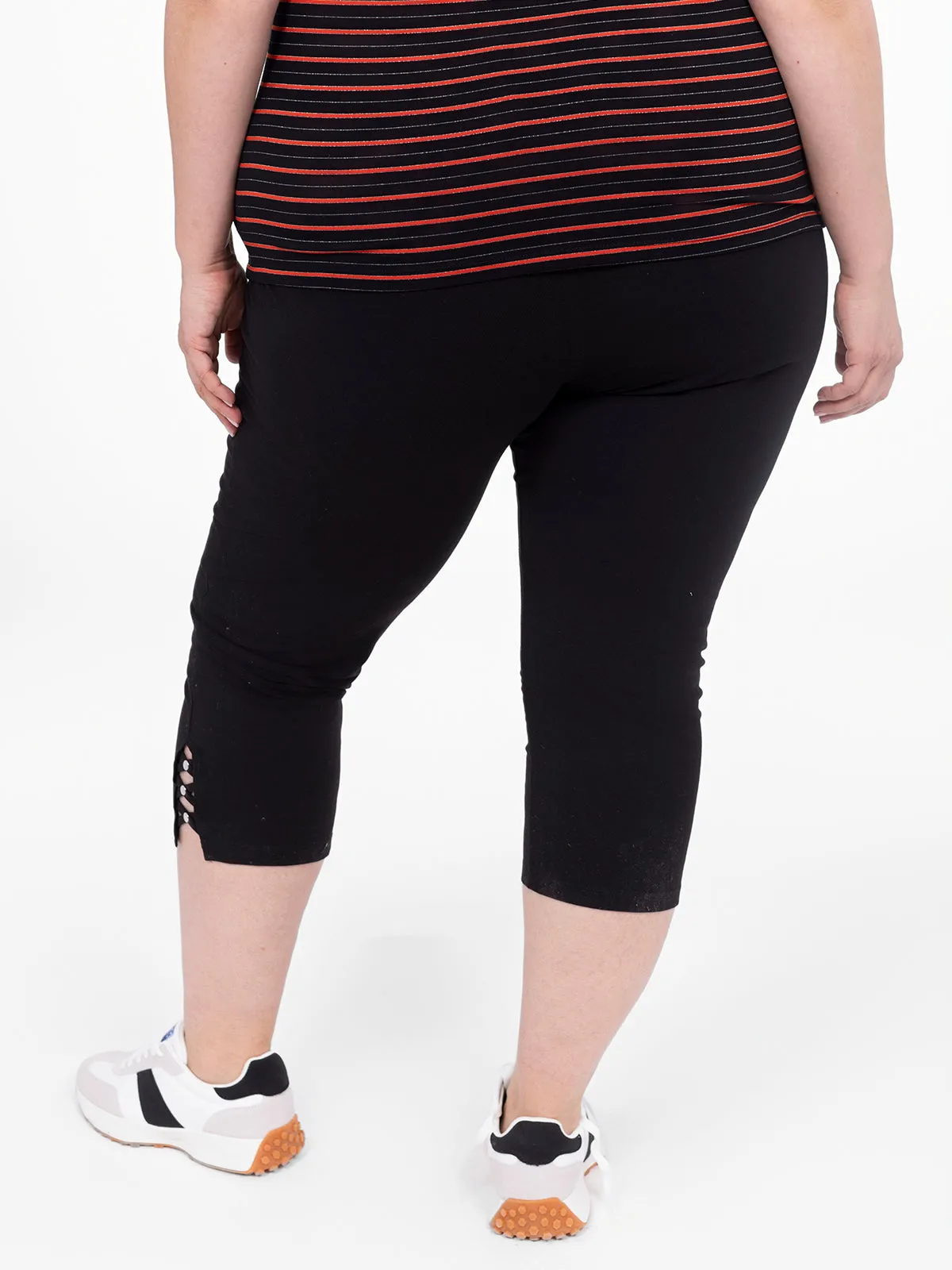 Skinny fitted knit pull-on capri sold by Claire France product image thumbnail 3