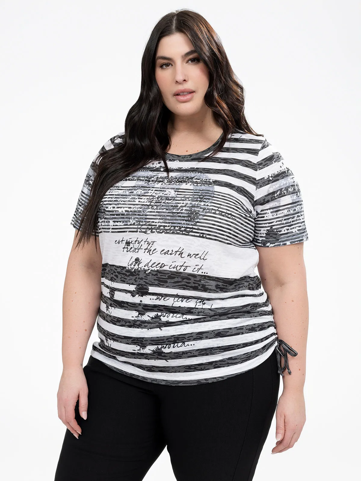 Short-sleeve semi-fitted t-shirt sold by Claire France