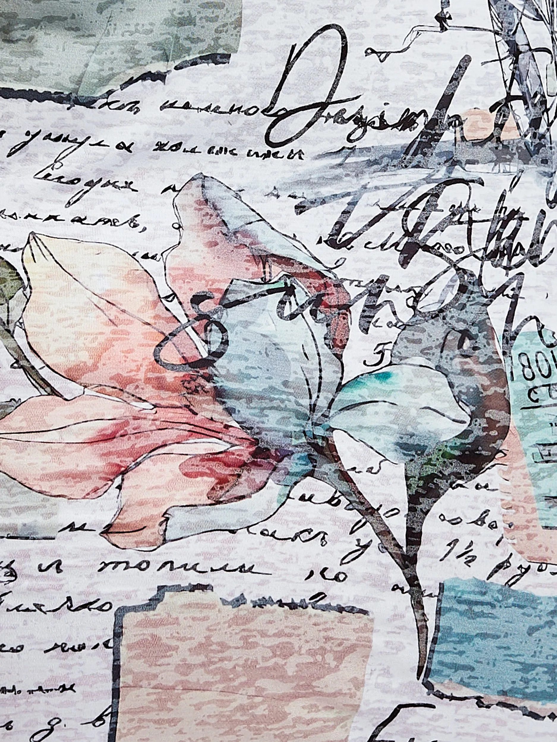 Short-sleeve semi-fitted tunic sold by Claire France product image thumbnail 4