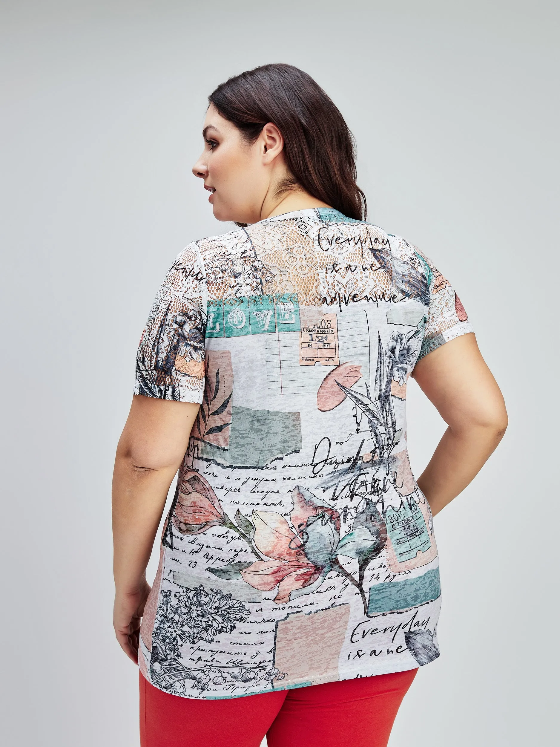 Short-sleeve semi-fitted tunic sold by Claire France product image thumbnail 3