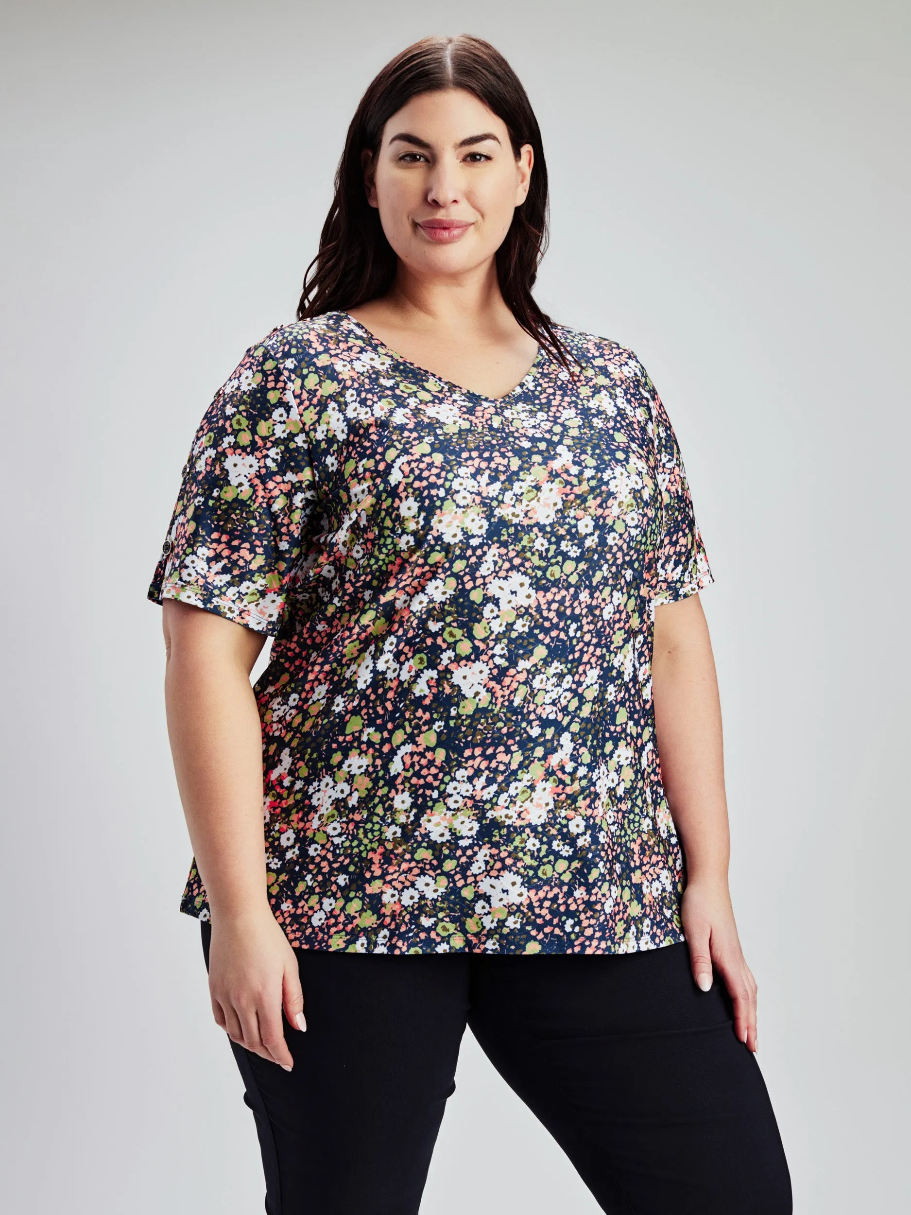 Short-sleeve semi-fitted tunic sold by Claire France product image thumbnail 2