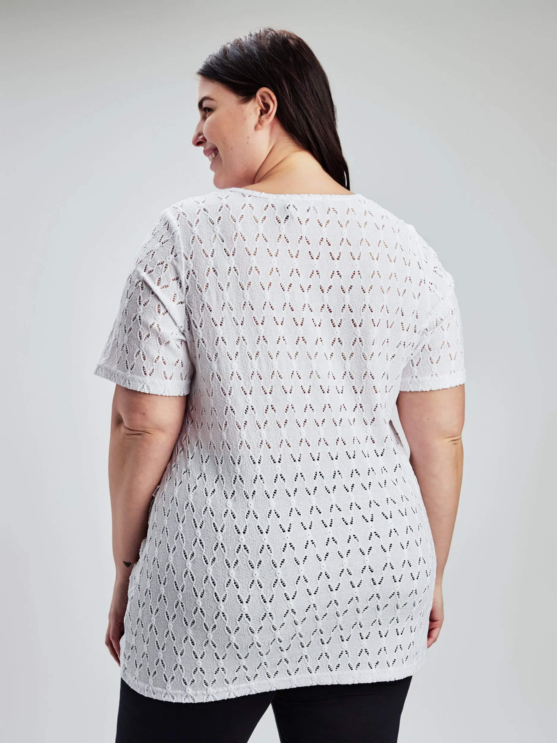 Short-sleeve semi-fitted tunic sold by Claire France product image thumbnail 3