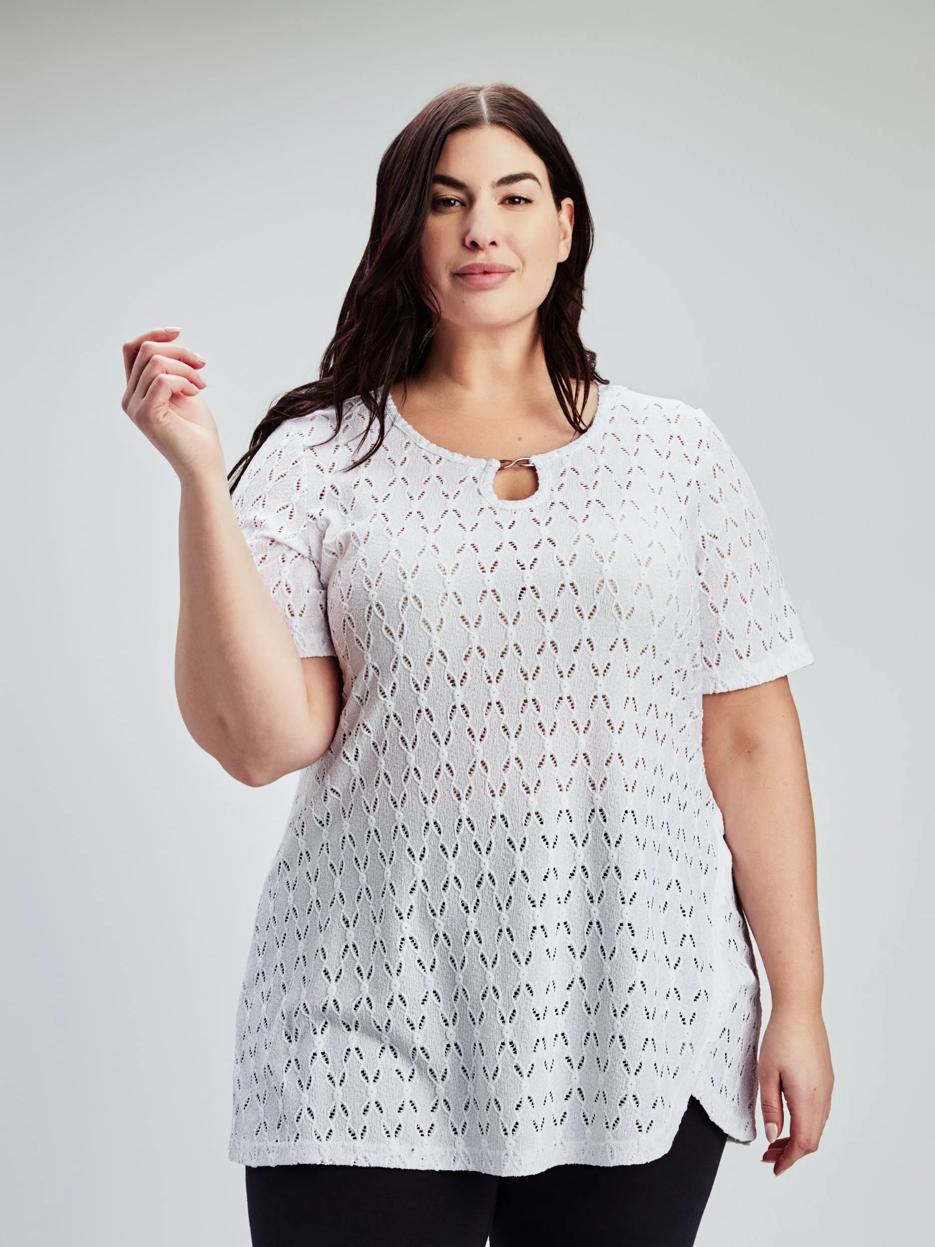 Short-sleeve semi-fitted tunic sold by Claire France product image thumbnail 2