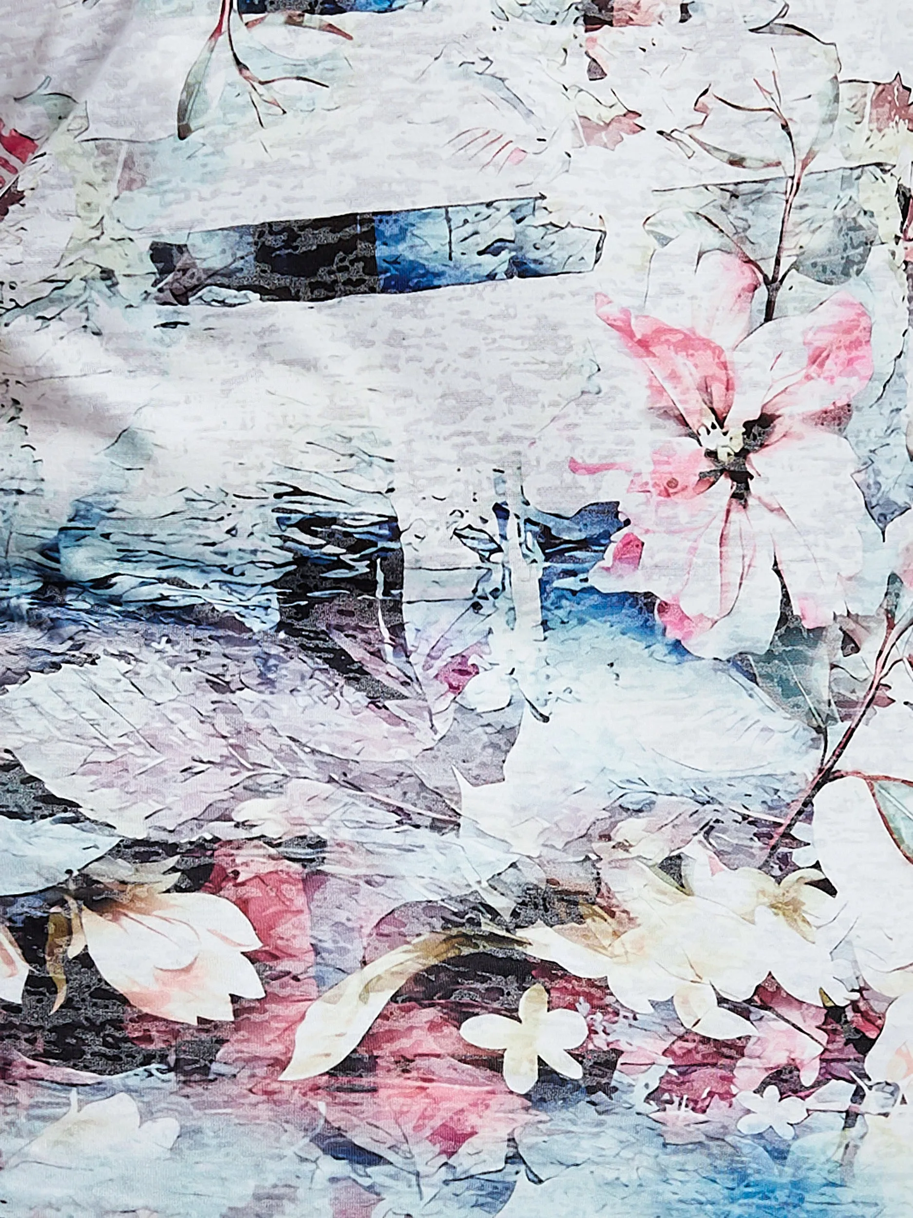 Short-sleeve semi-fitted tunic sold by Claire France product image thumbnail 4