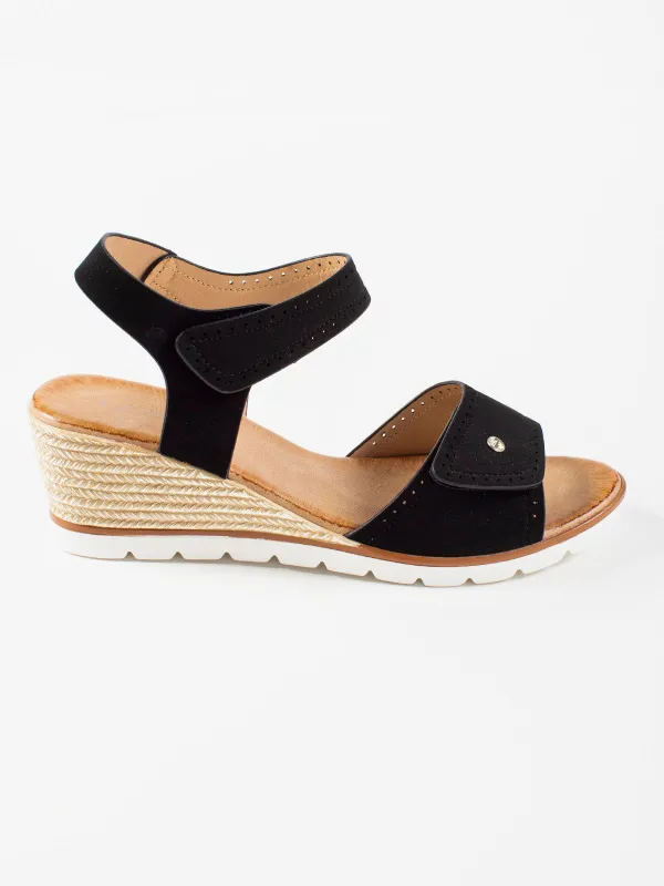 CHAUSSURES/SHOES sold by Claire France