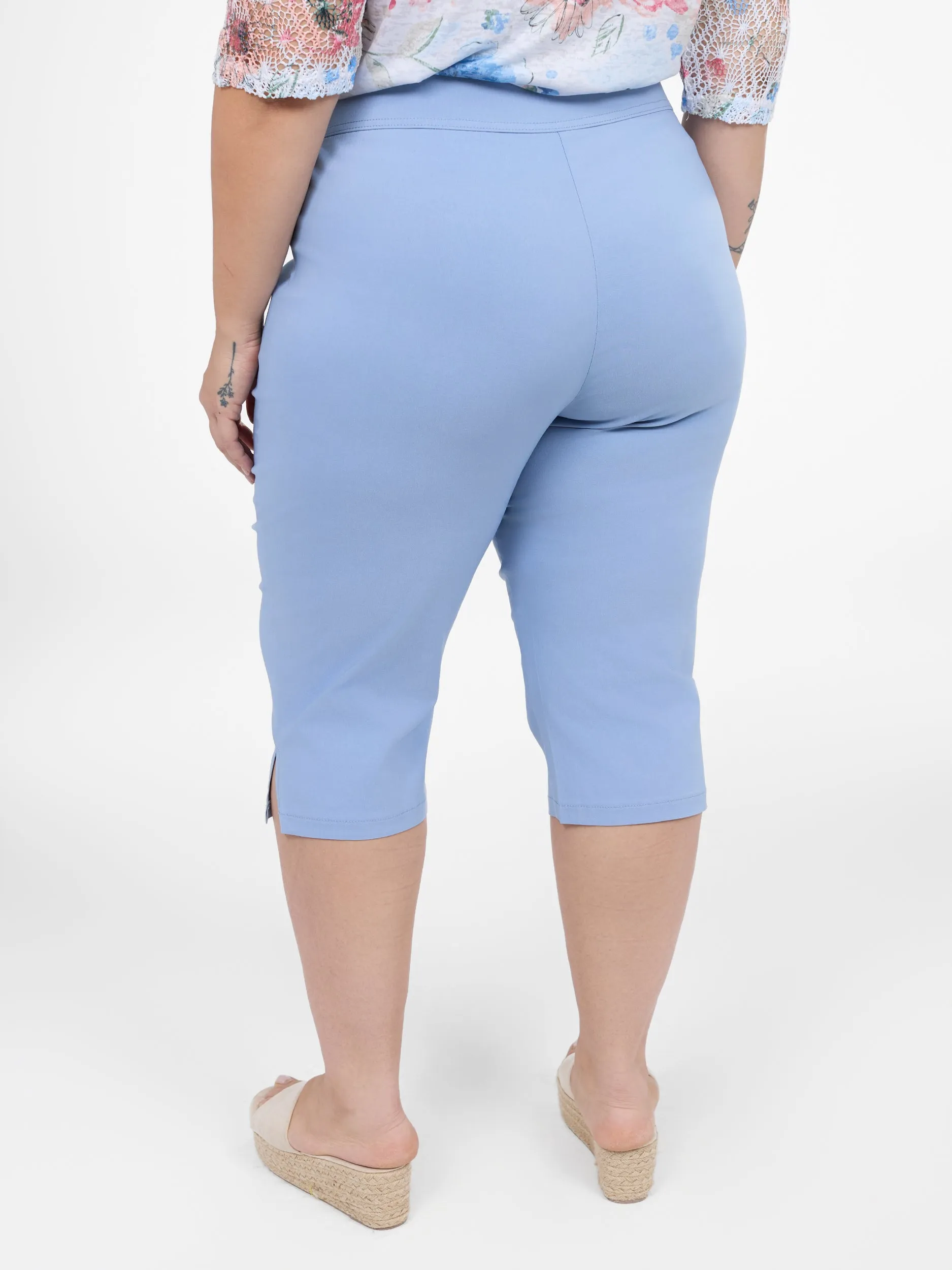 Straight fitted pull-on capri sold by Claire France product image thumbnail 3