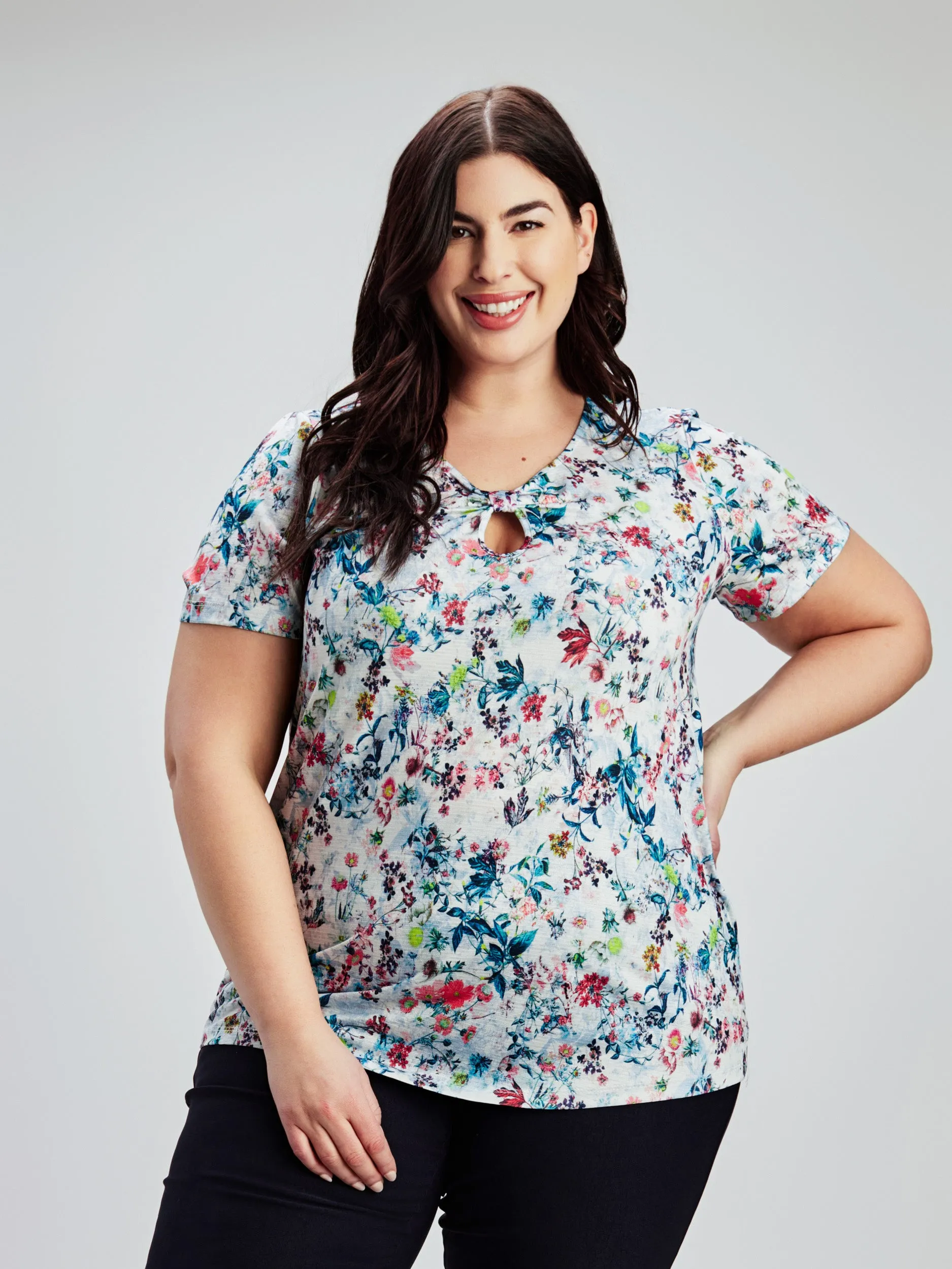 Short-sleeve semi-fitted t-shirt sold by Claire France product image thumbnail 2