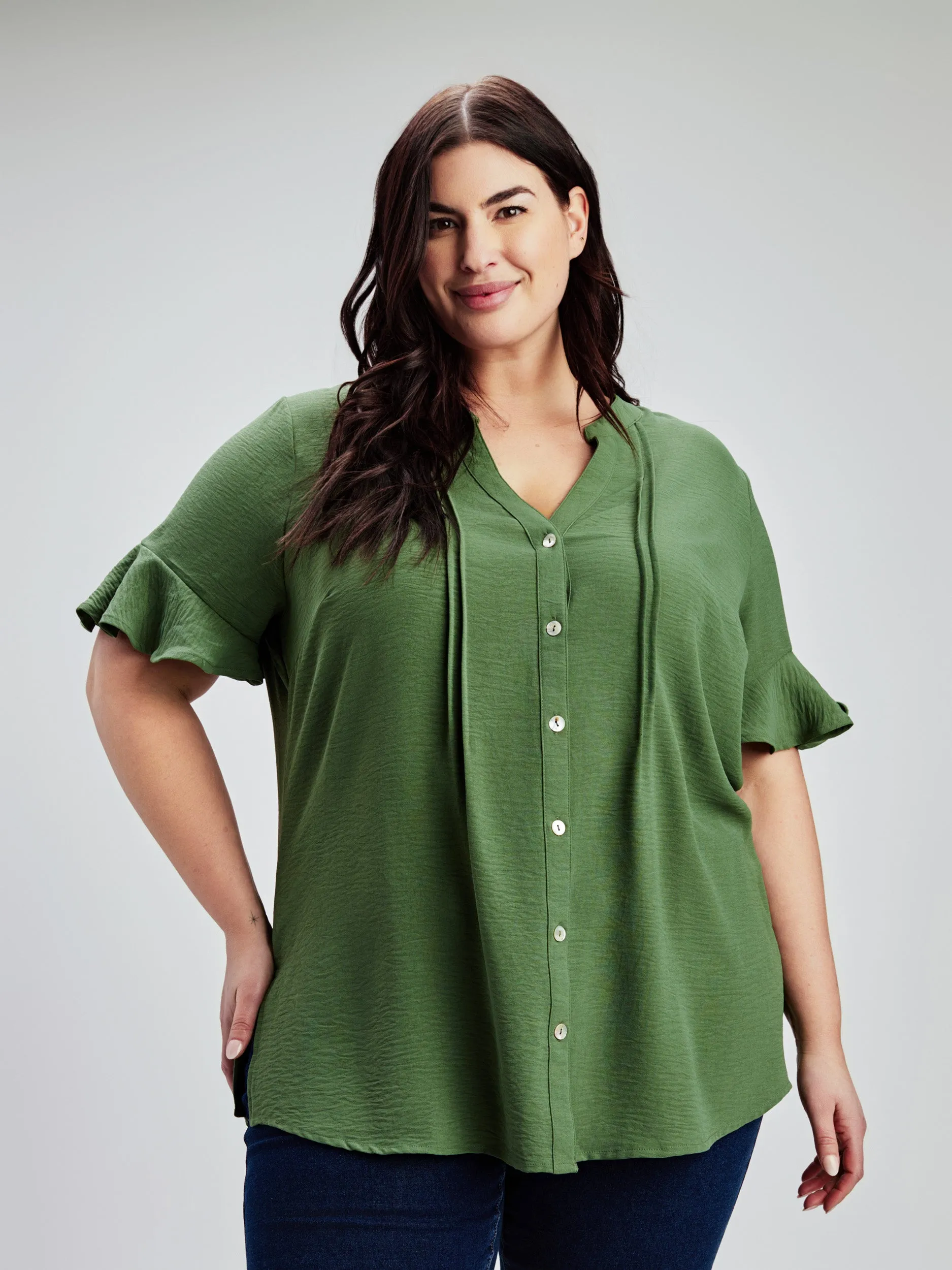 Short-sleeve semi-fitted blouse with buttons sold by Claire France product image thumbnail 2