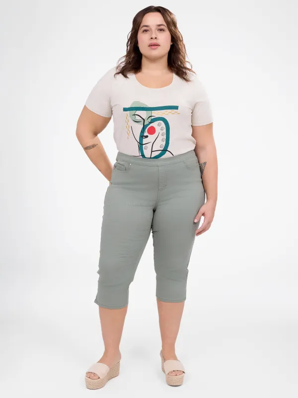 Semi-fitted denim capri sold by Claire France