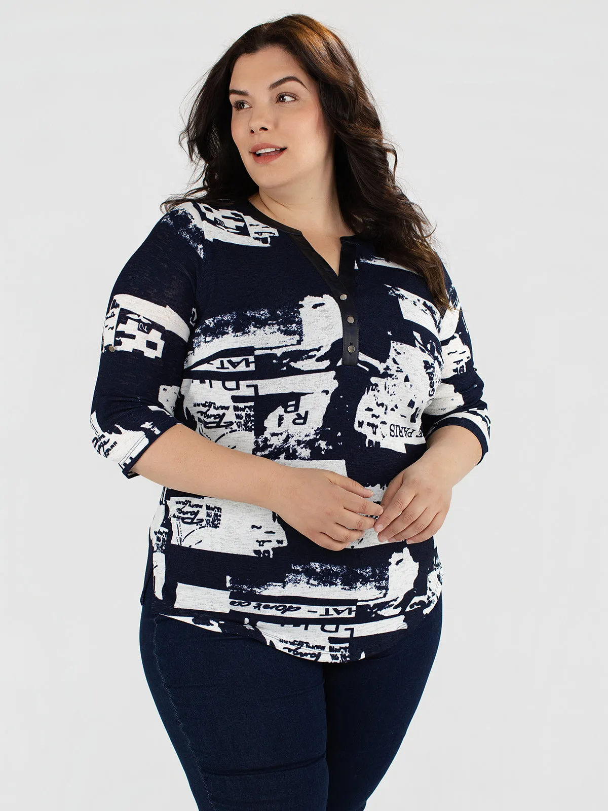 3/4-sleeve semi-fitted tunic sold by Claire France