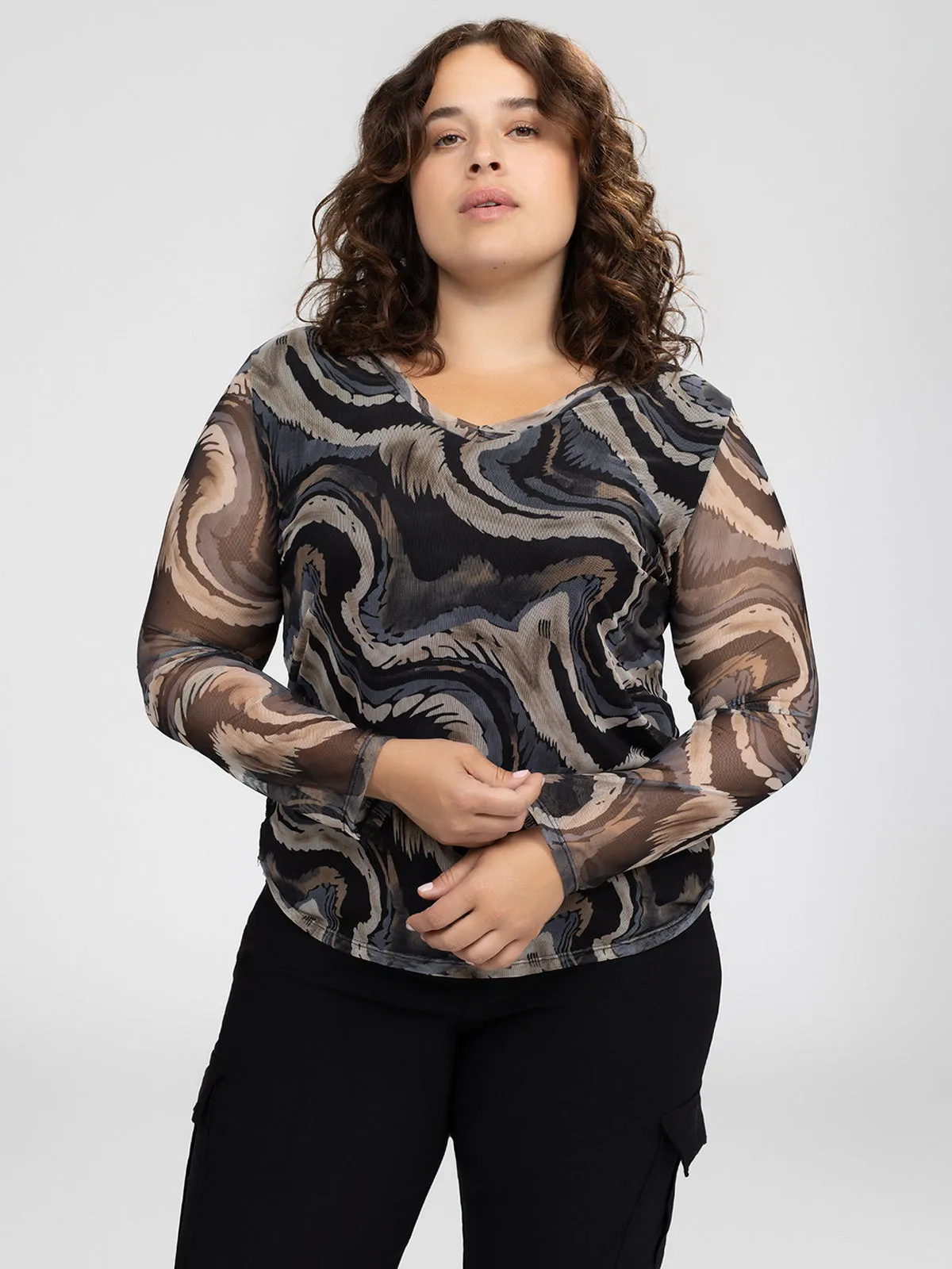 Long-sleeve semi-fitted t-shirt sold by Claire France