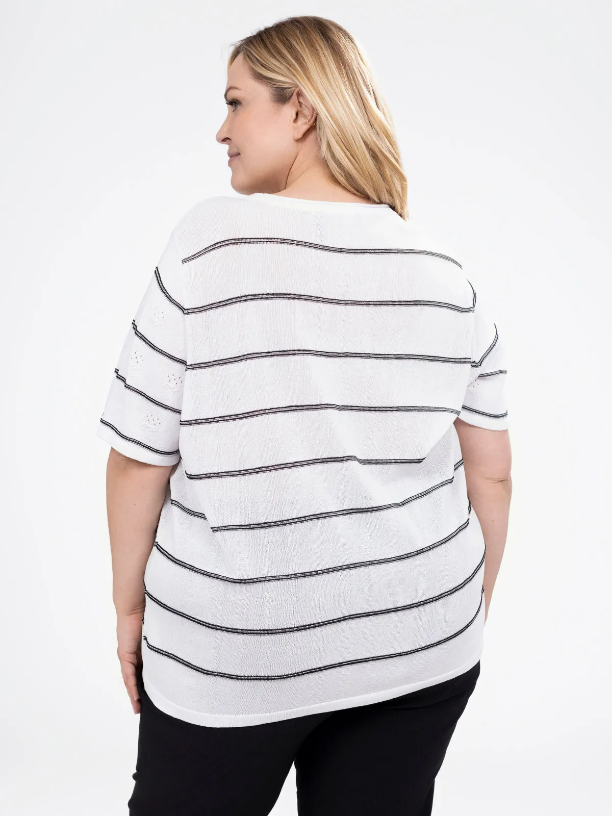 Short-sleeve semi-fitted pullover sweater sold by Claire France product image thumbnail 3