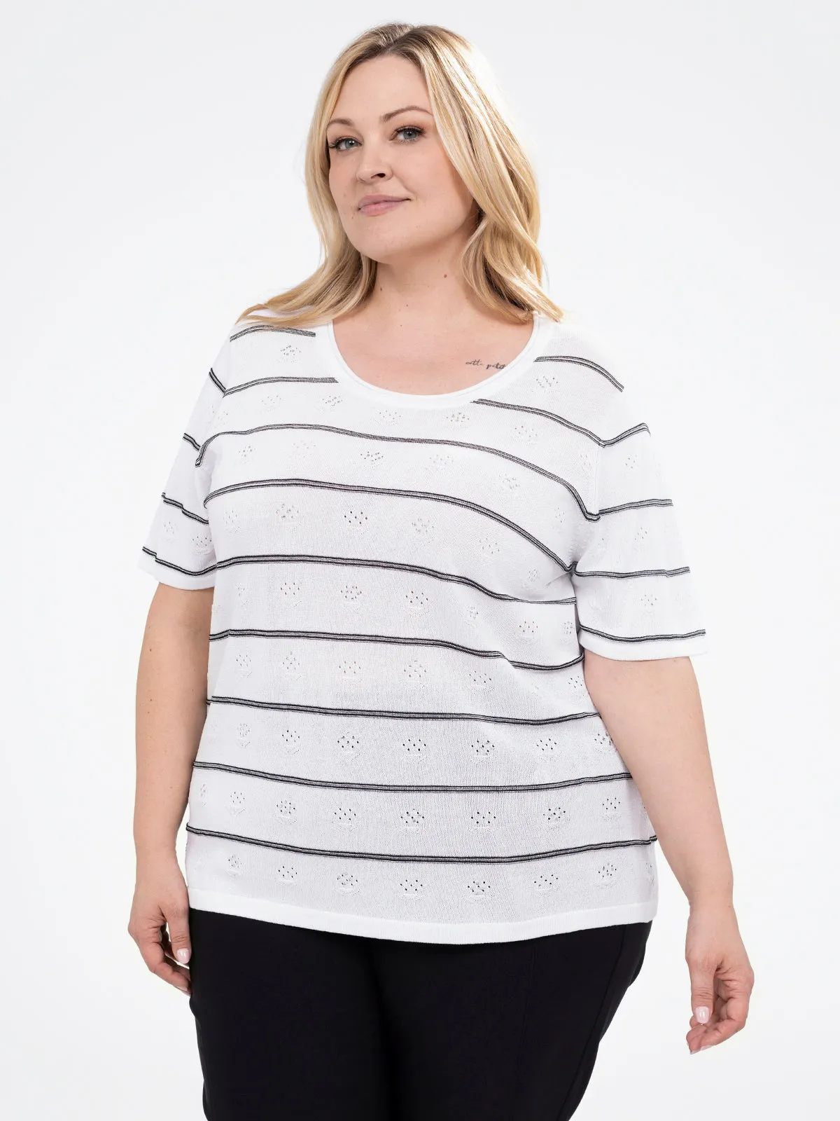 Short-sleeve semi-fitted pullover sweater sold by Claire France product image thumbnail 2