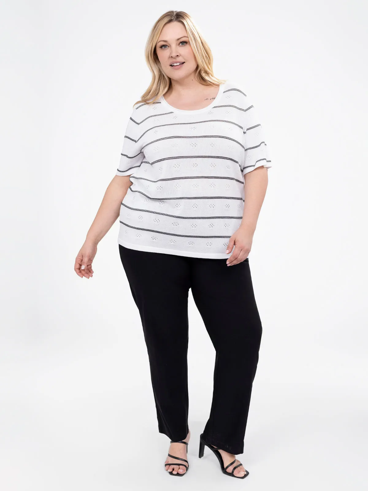 Short-sleeve semi-fitted pullover sweater sold by Claire France