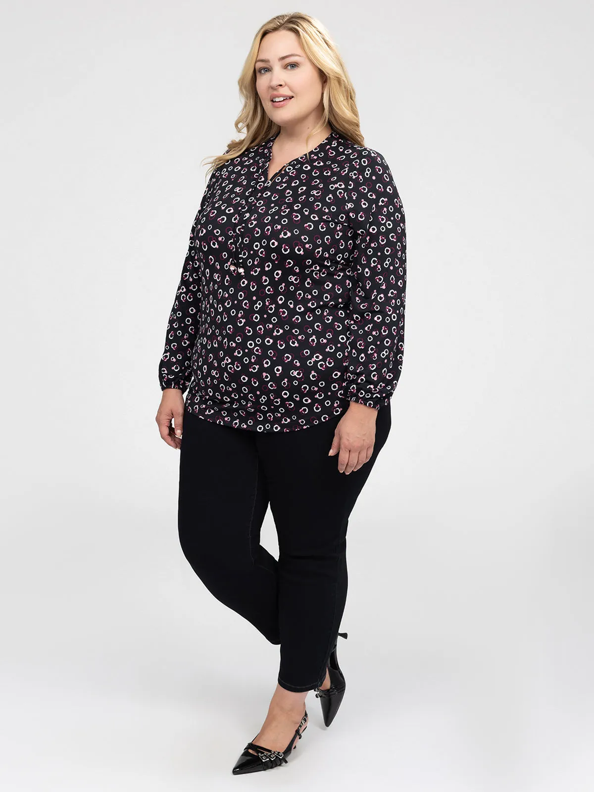 3/4-sleeve semi-fitted tunic sold by Claire France product image thumbnail 2