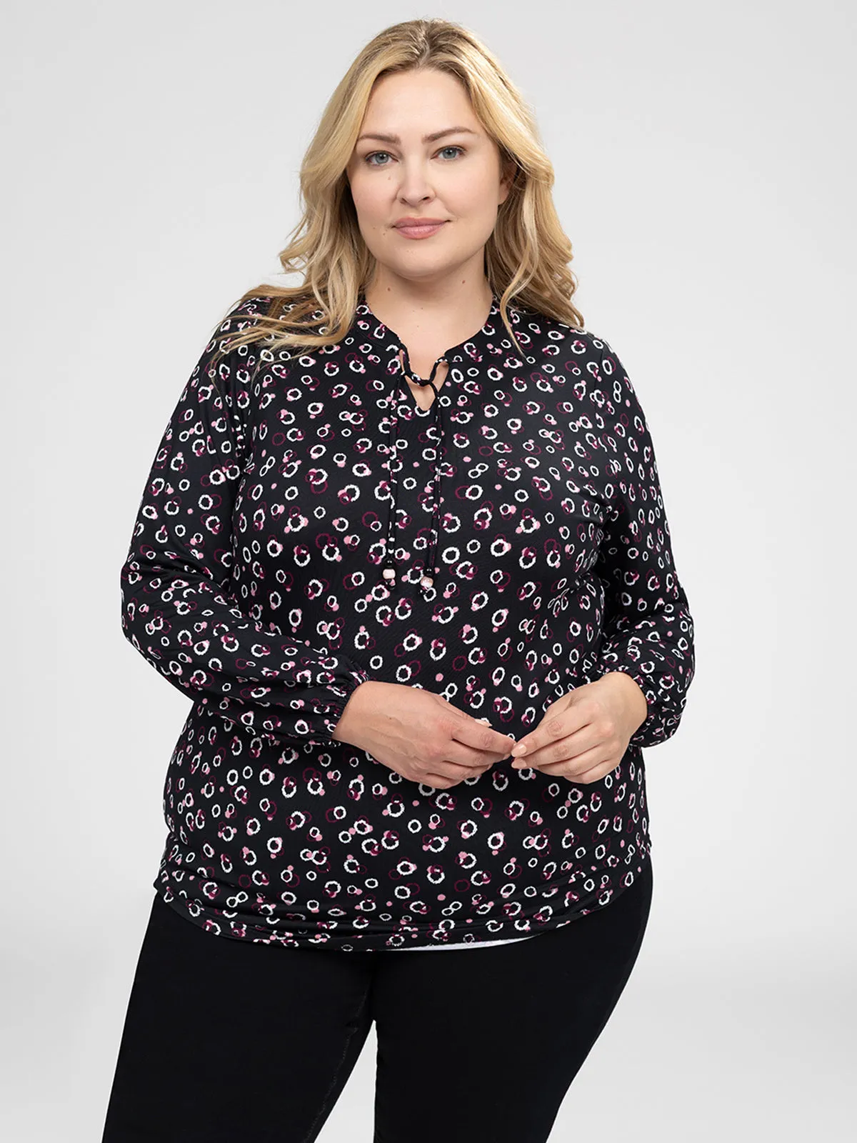 3/4-sleeve semi-fitted tunic sold by Claire France