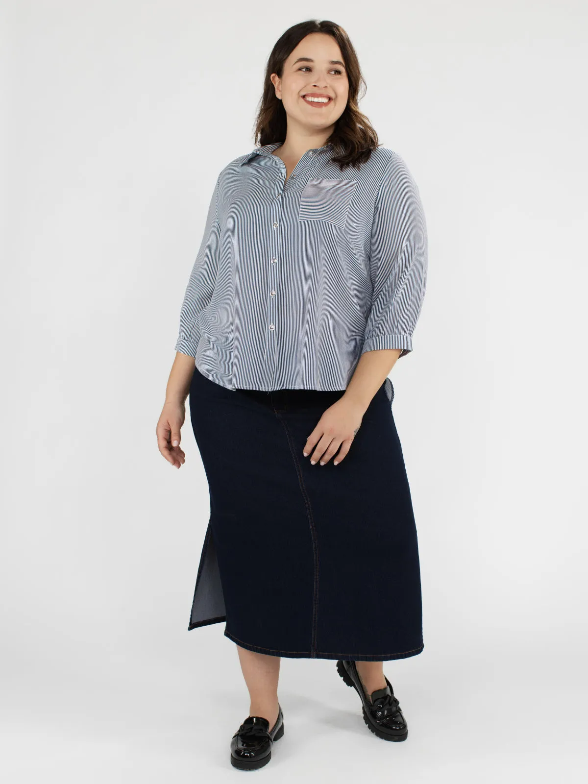 3/4-sleeve semi-fitted blouse with buttons sold by Claire France product image thumbnail 2