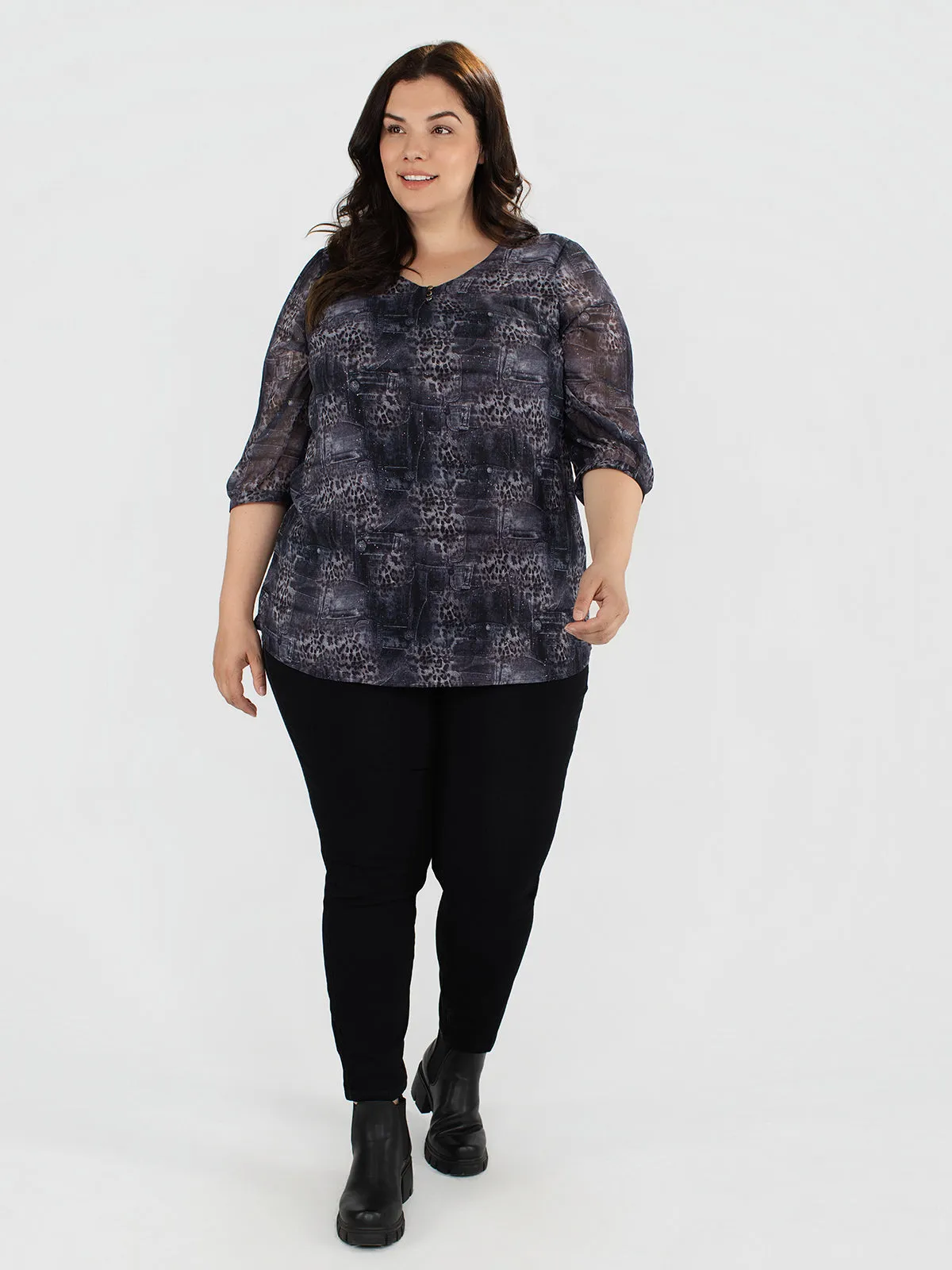 3/4-sleeve semi-fitted blouse sold by Claire France product image thumbnail 2