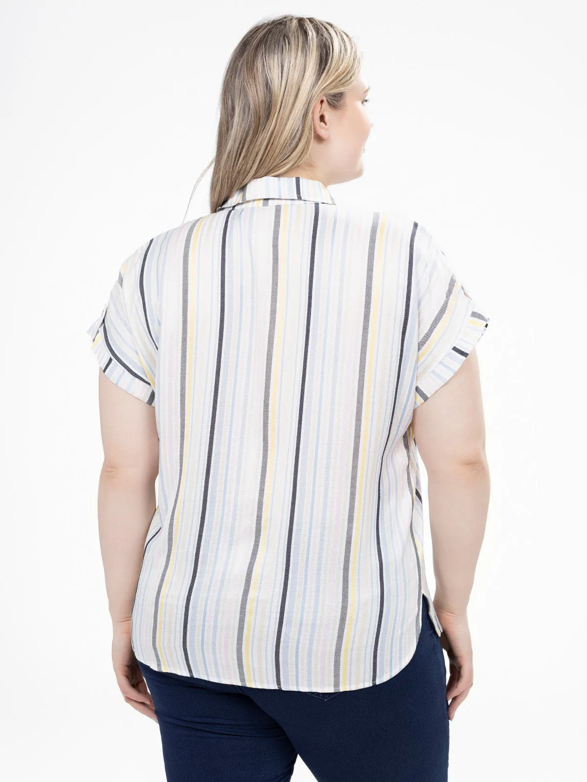Short-sleeve semi-fitted blouse with buttons sold by Claire France product image thumbnail 3