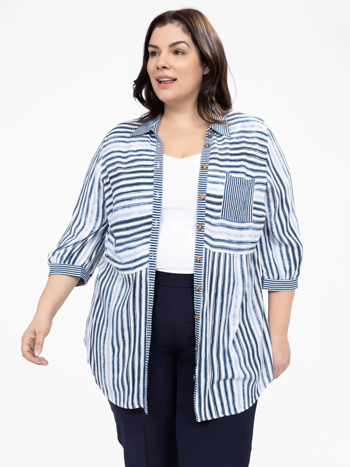 3/4-sleeve semi-fitted blouse with buttons sold by Claire France product image thumbnail 2