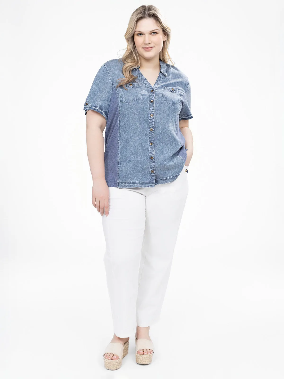 Short-sleeve semi-fitted blouse with buttons sold by Claire France product image thumbnail 5