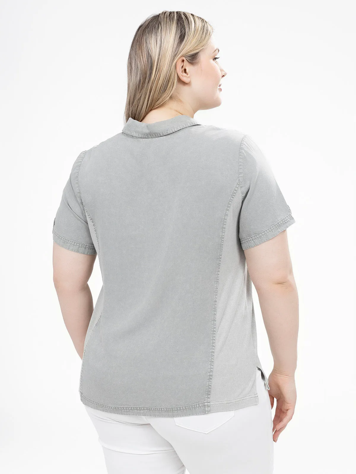 Short-sleeve semi-fitted blouse with buttons sold by Claire France product image thumbnail 3